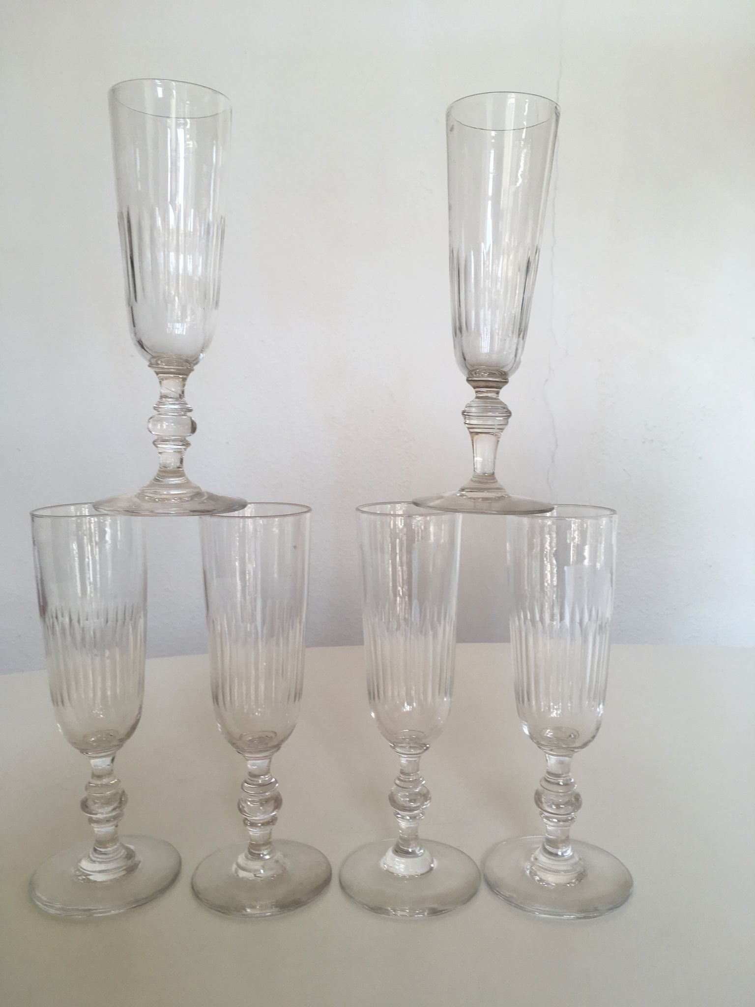 Set of 6 Champagne crystal flutes with fine ribs in 19th century