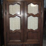 Solide armoire époque Louis XIV à deux portes vitrées ou non, XVIII°