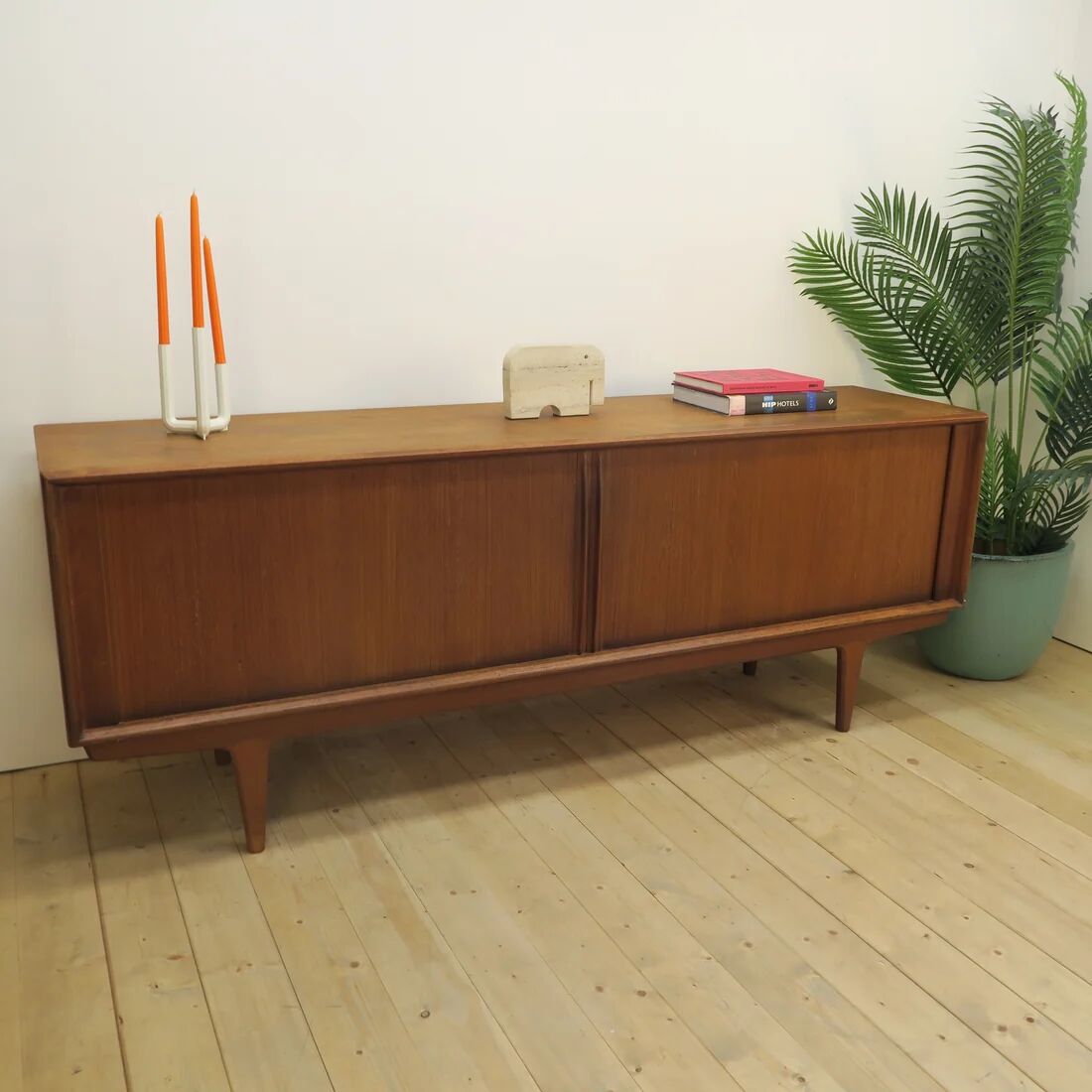 Buffet modèle 156 par Bernhard Pedersen & Søn, teck, Danemark 1960