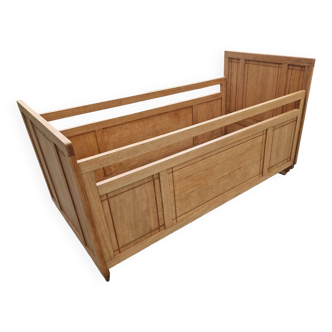 Old demountable children's bed