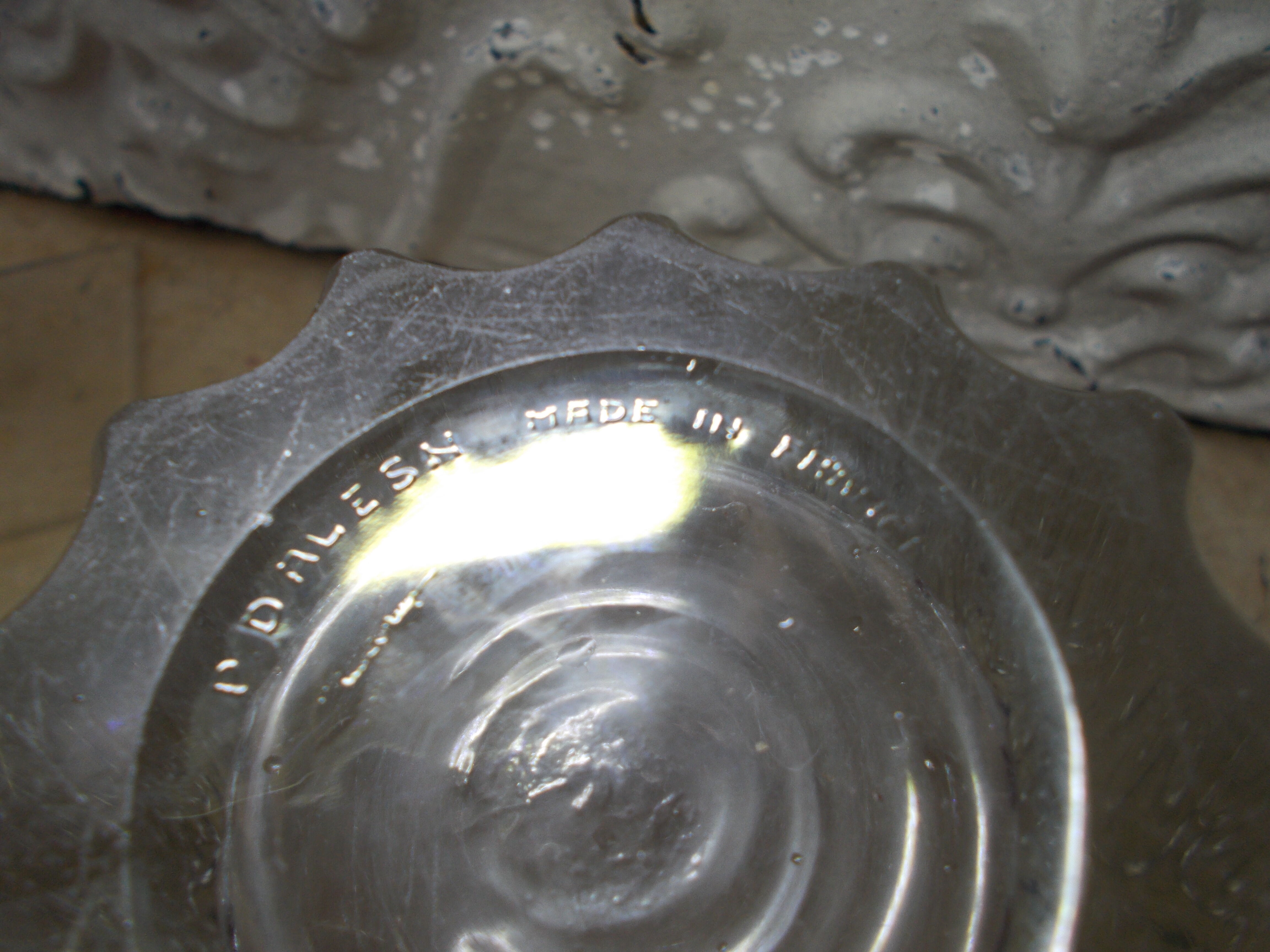 Crystal vase signed Pierre d' Avesn