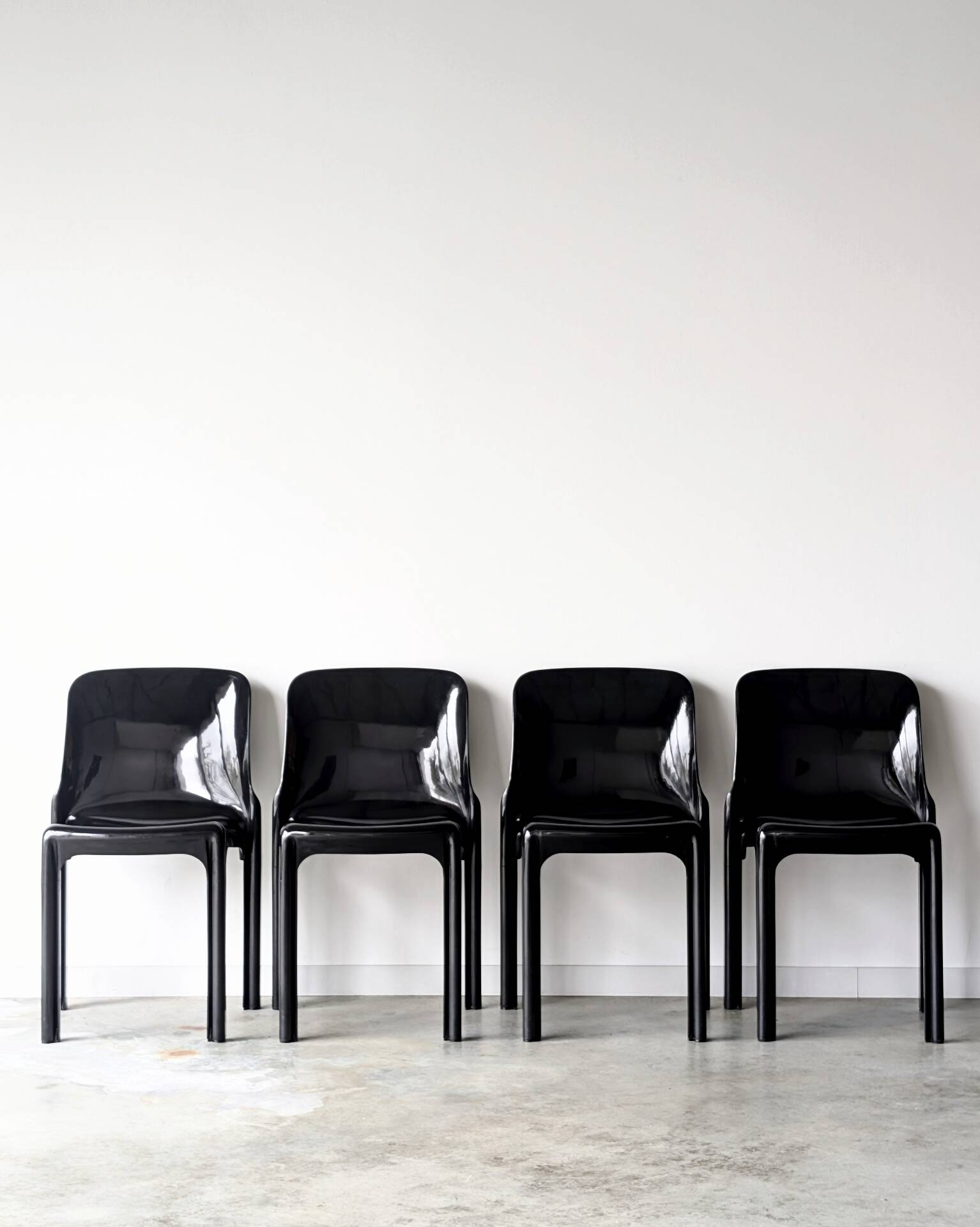 4 vintage chairs model Selene, Vico Magistretti for Artemide, 1970
