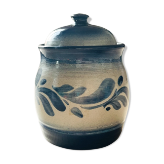 Pot with lid in Alsace sandstone