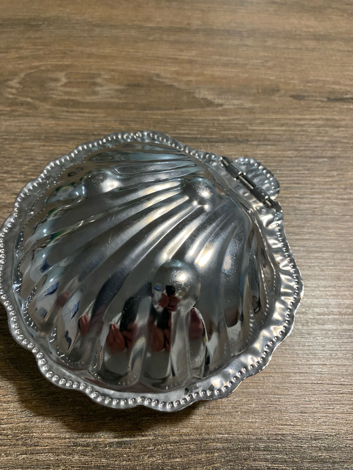 Stainless steel scallop shell butter dish