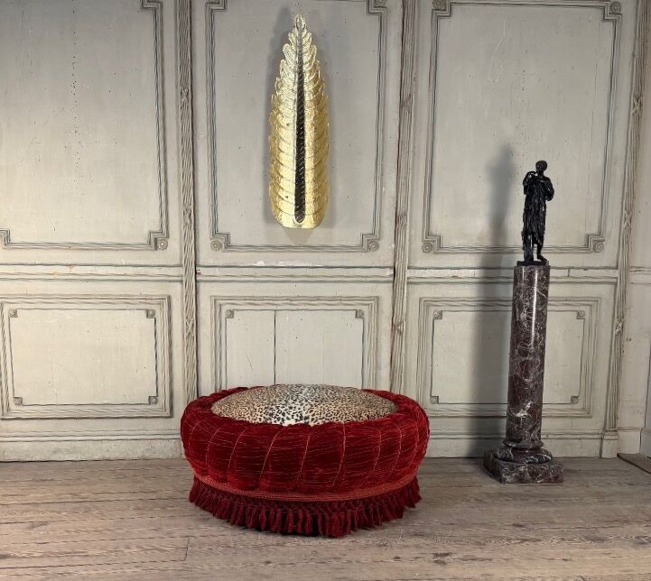 Large velvet pouf with trimmings, around 1880