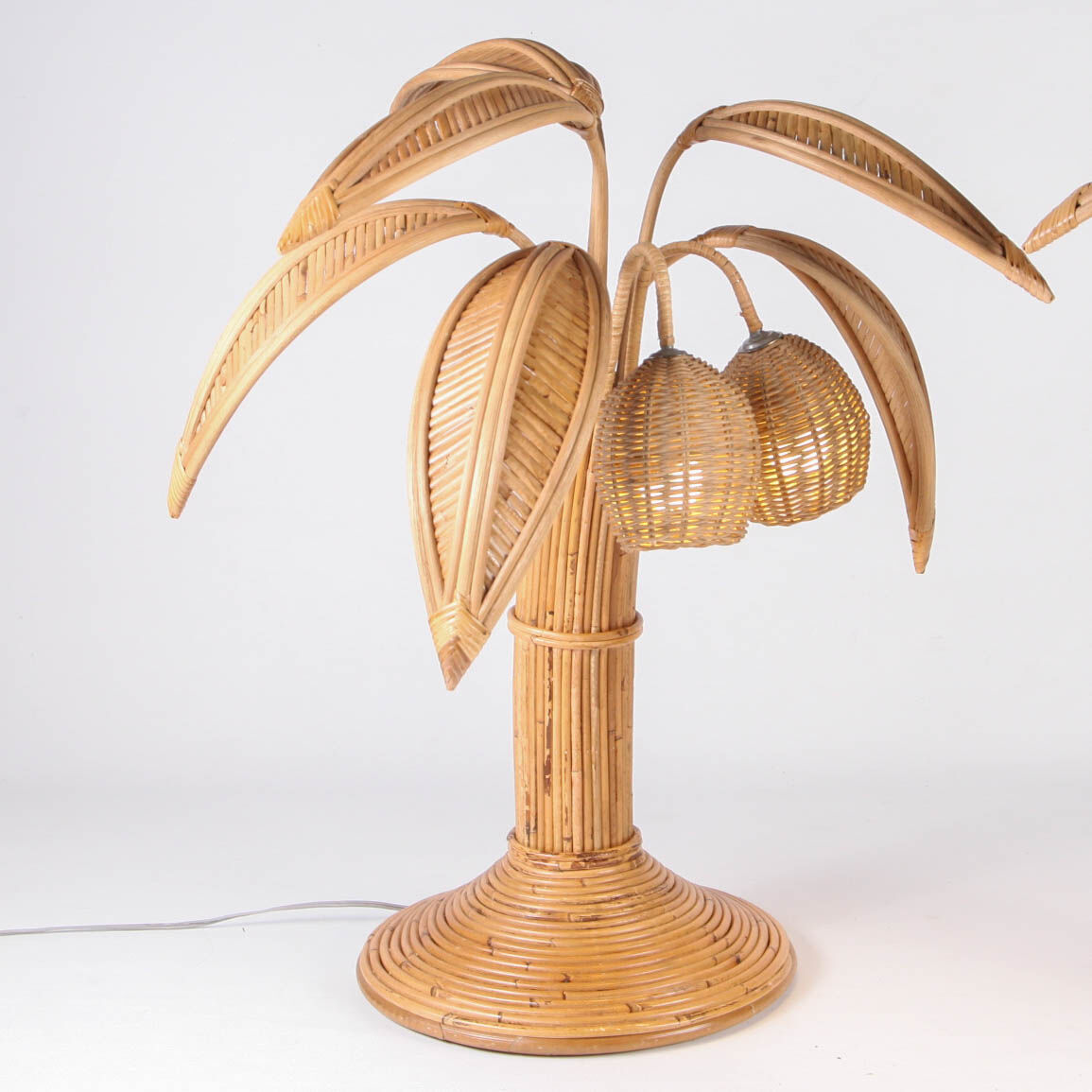 Rattan coconut lamp