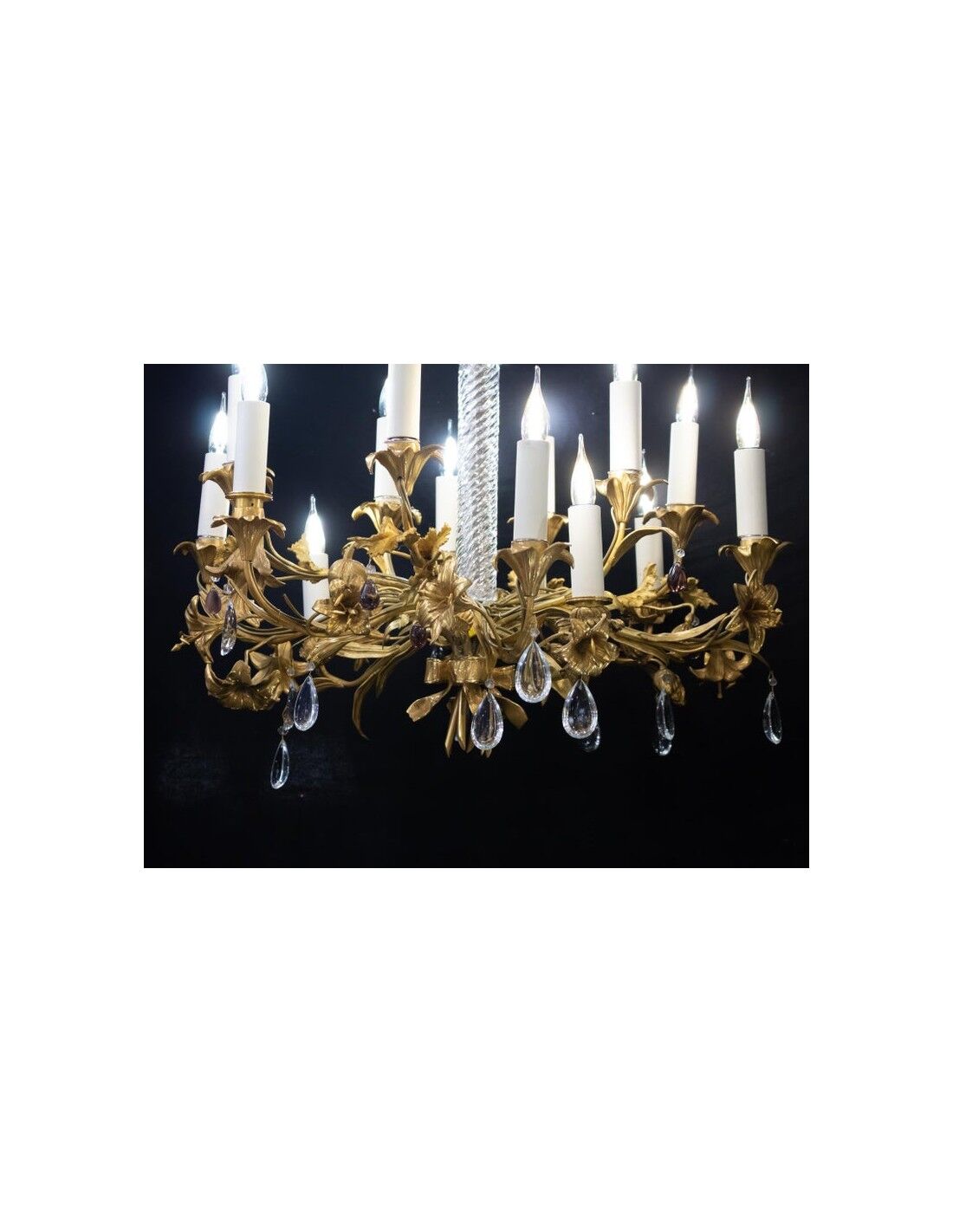 Chandelier in gilded bronze and crystal, 19 century