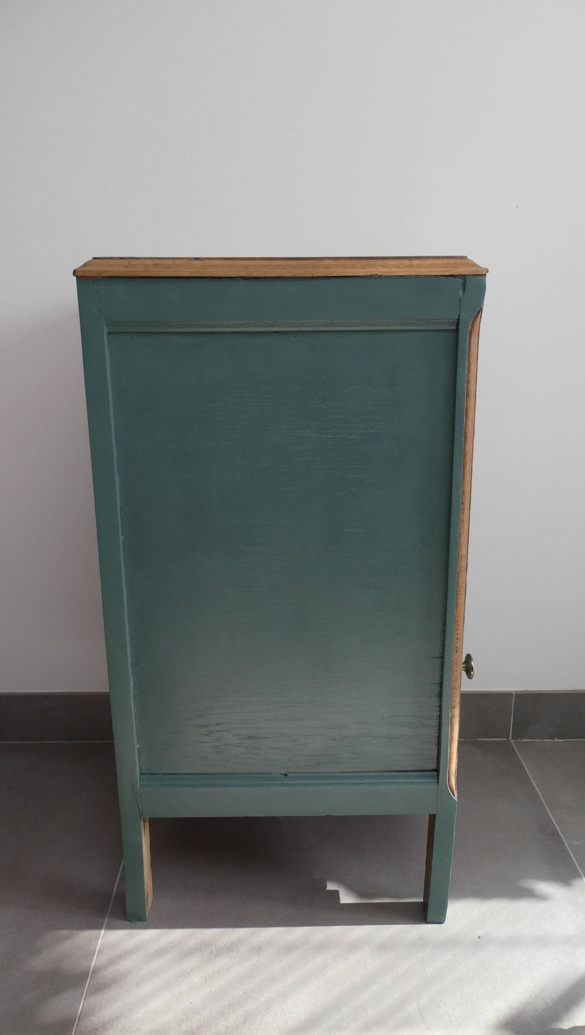 Green Art Deco nightstand/bedside table, small occasional piece of furniture