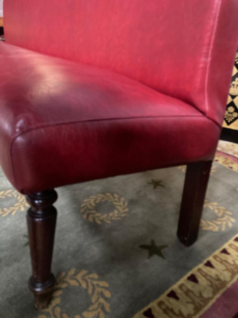 Bistro bench - red skaï brasserie 1900