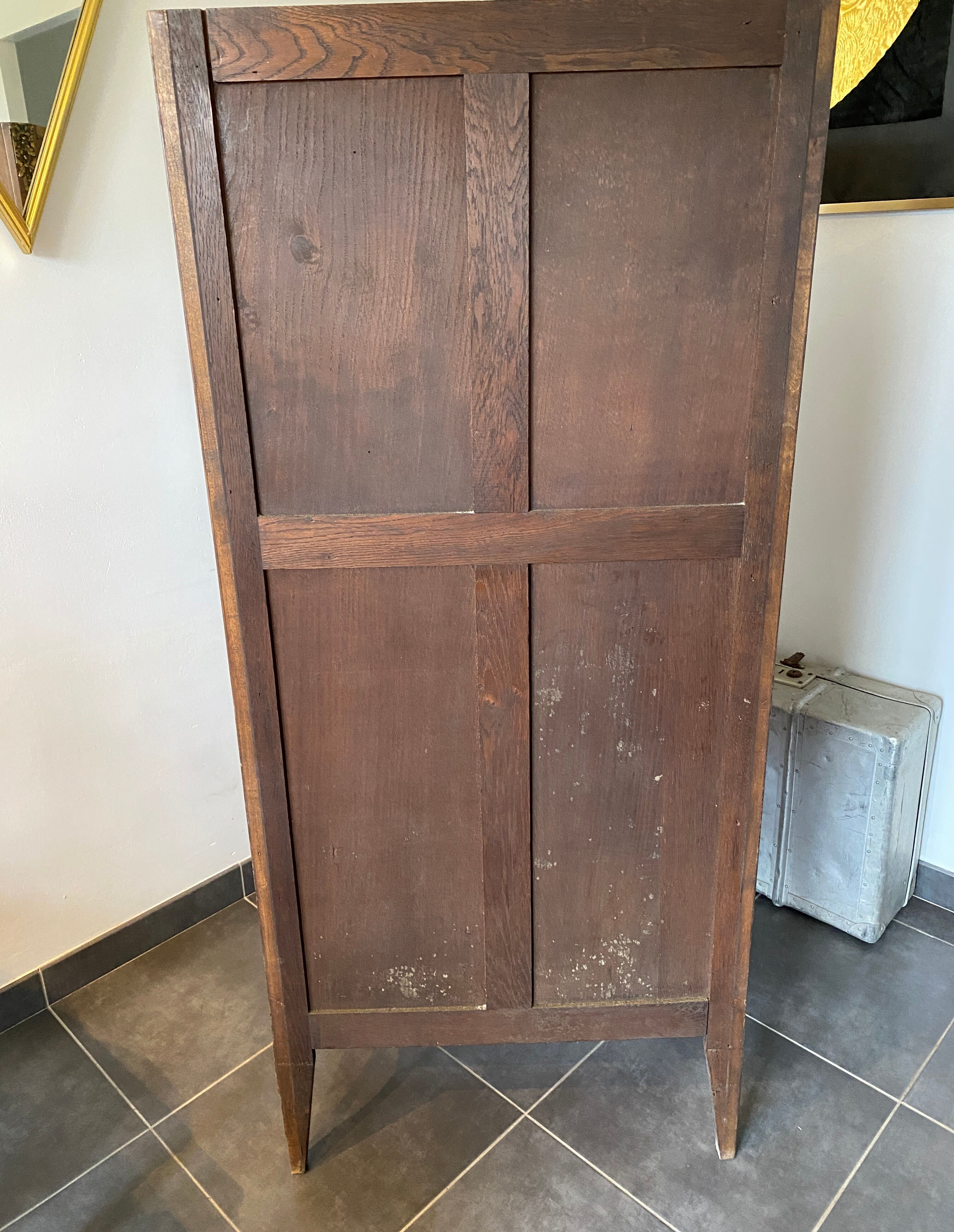 Veneer reading cabinet