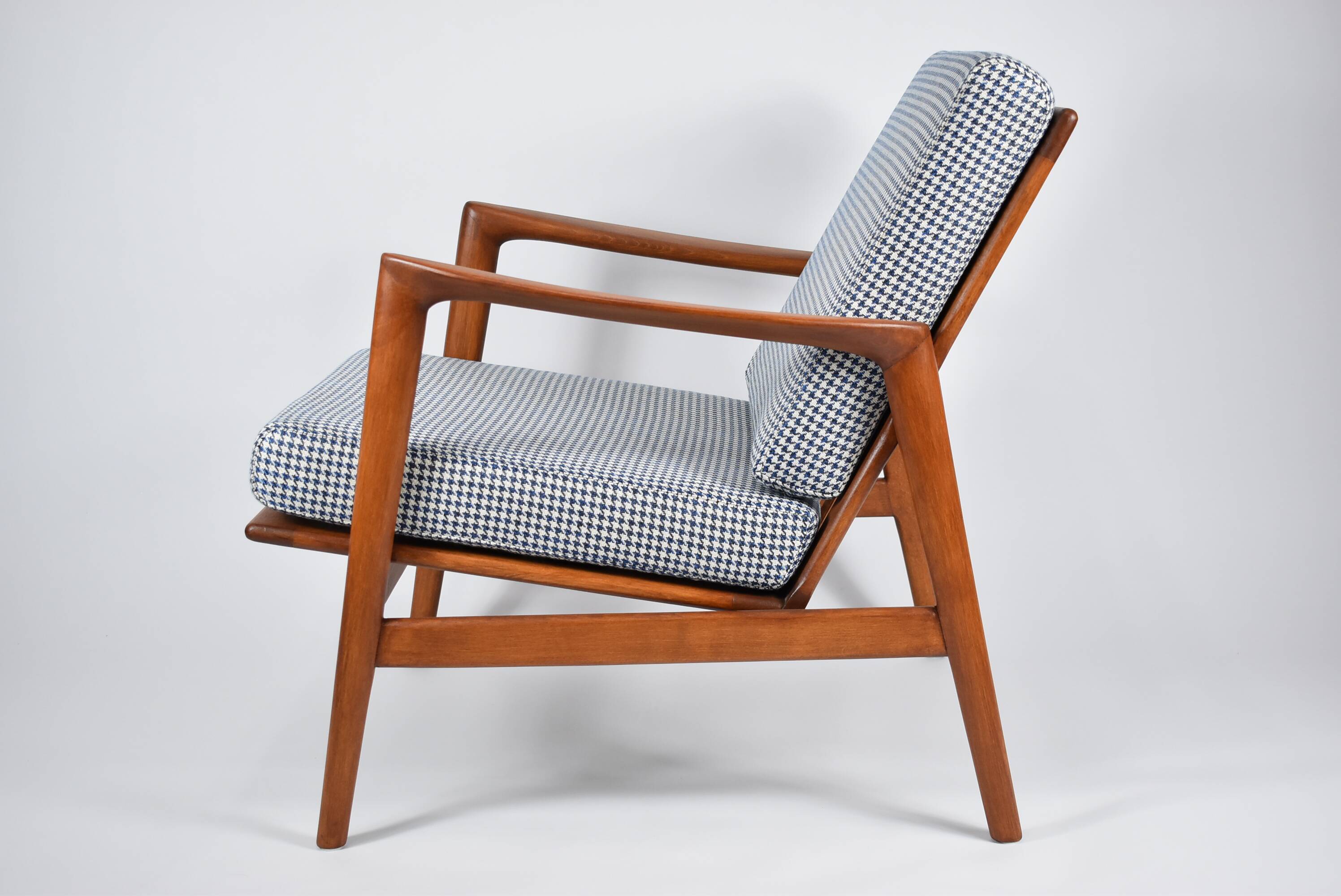 Fauteuil scandinave original Stefan, entièrement restauré, icône des années 1960, pied de poule