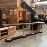 Decorative console table in cast iron and wood