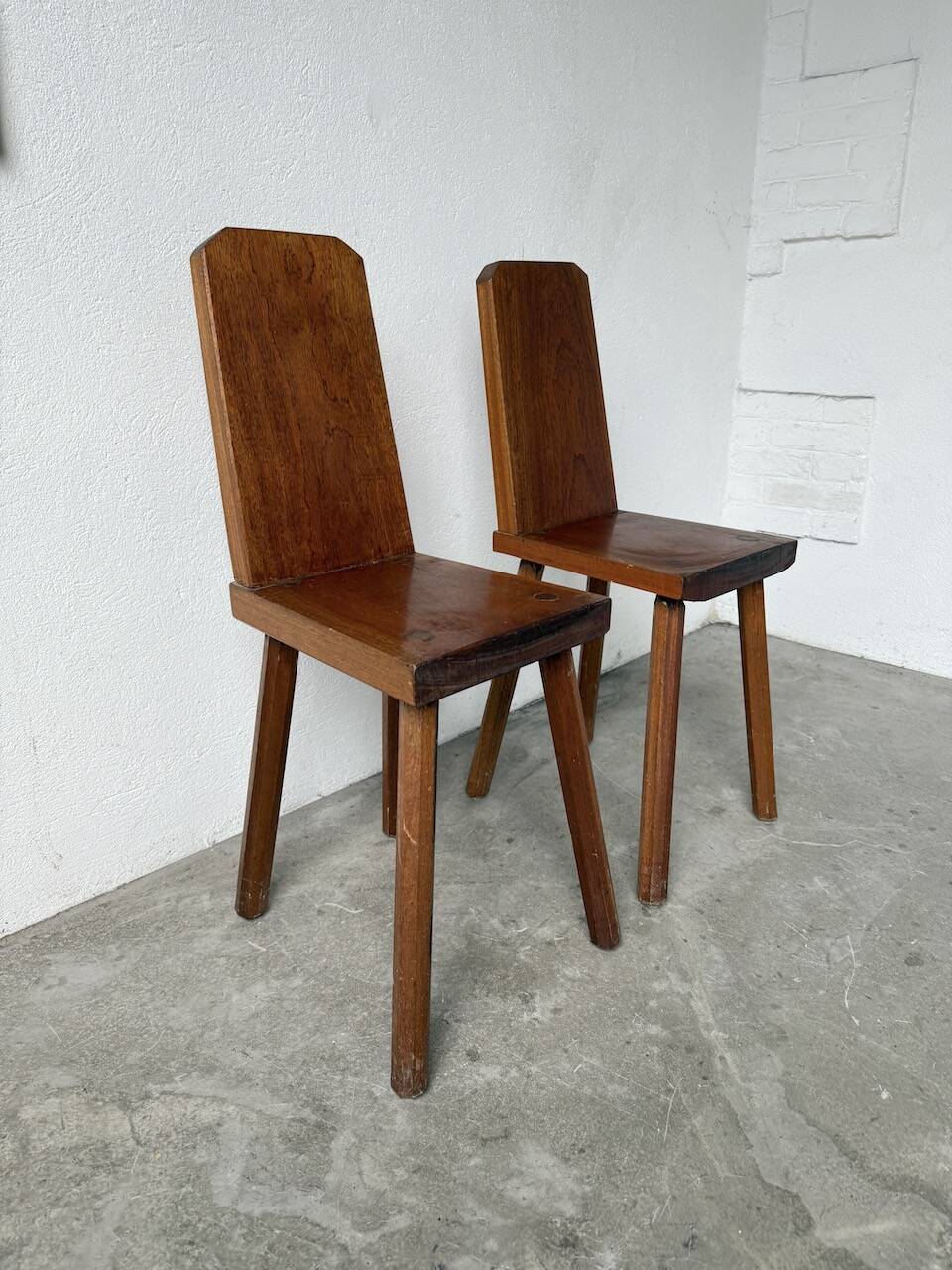 Paire de chaises brutaliste en chêne 1950