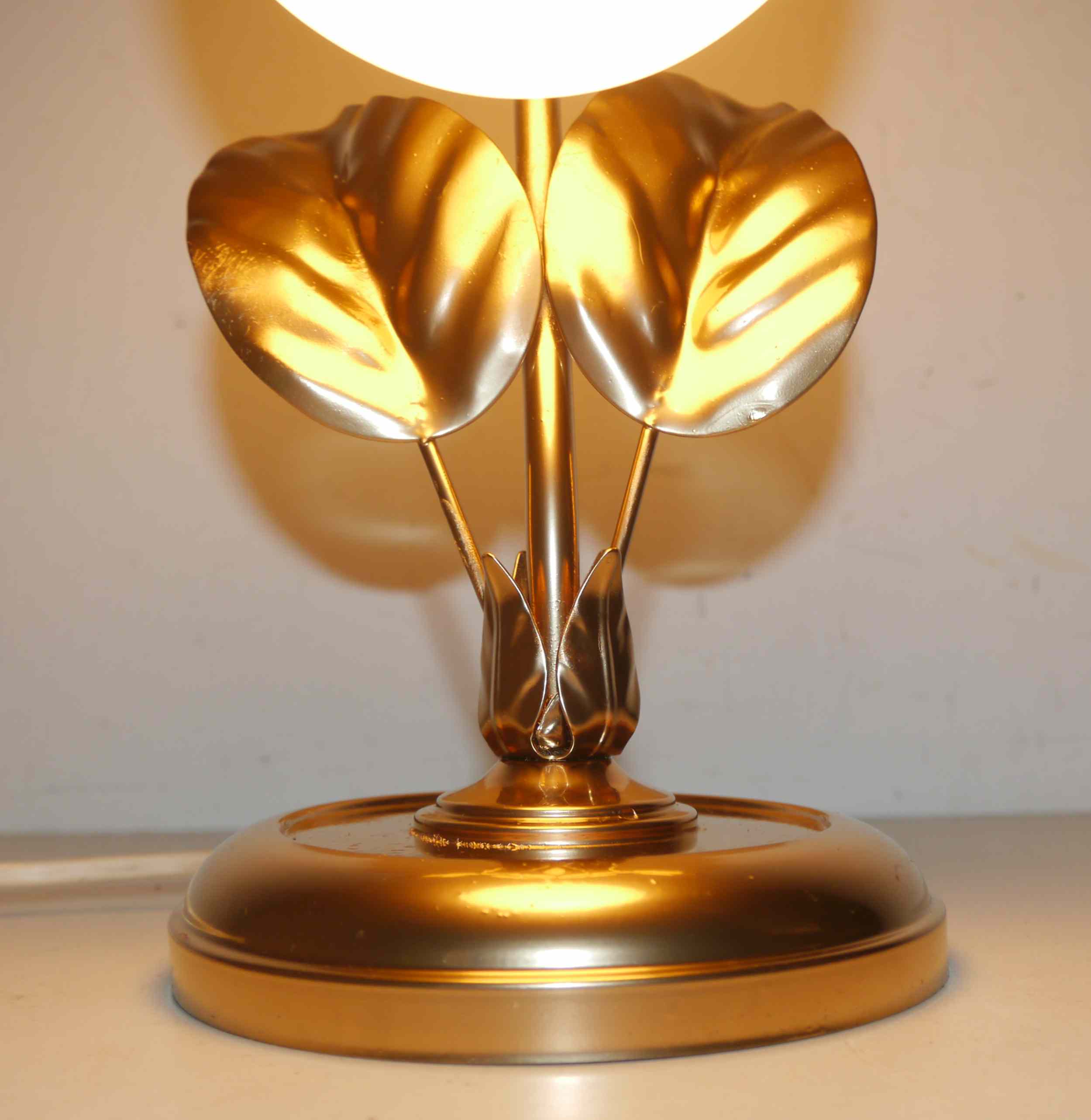 Vintage lamp or night light flowers metal and opaline L-- 70's years