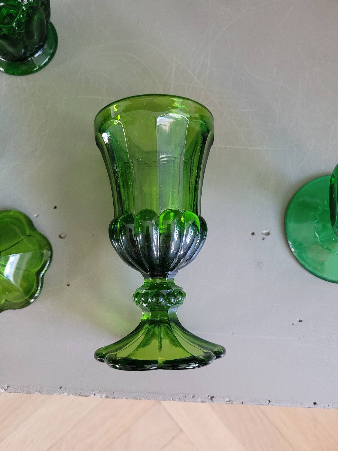 Set of 6 green molded glass glasses