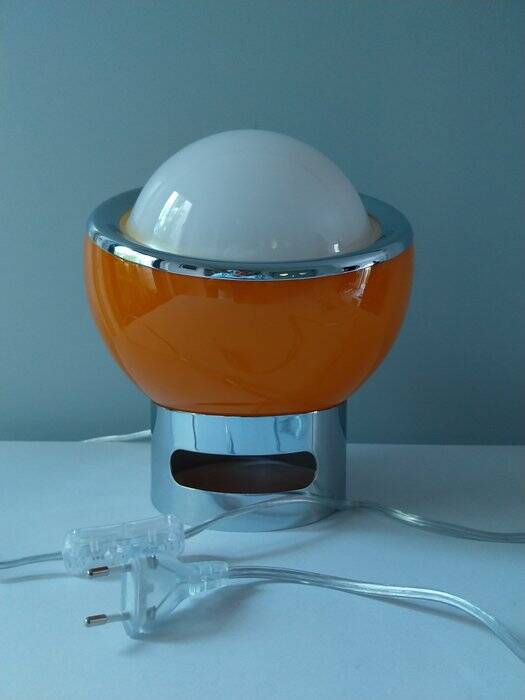 Glass table lamp