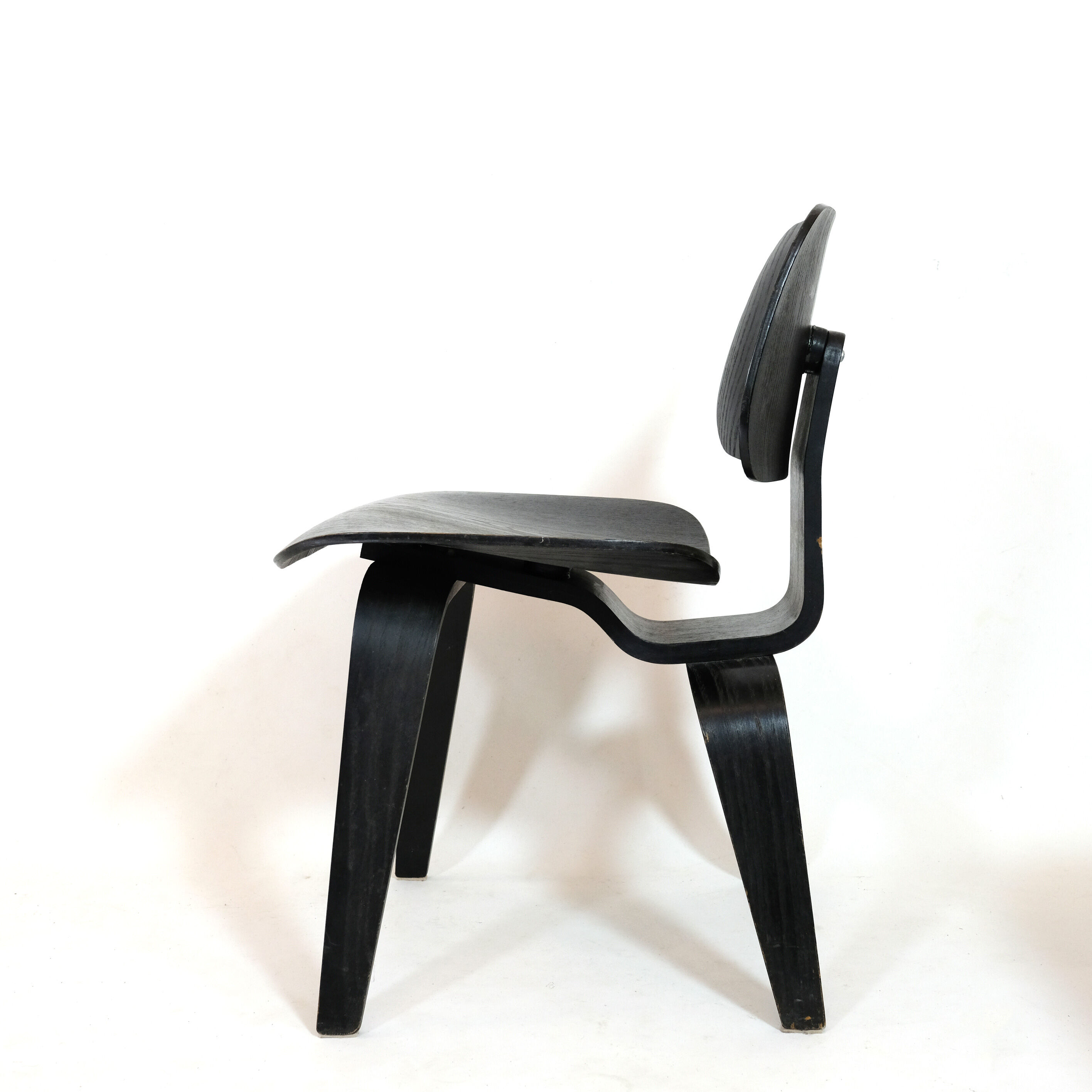 Ensemble de 4 chaises DCW par Charles & Ray Eames édition Hermann Miller USA