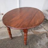 Extendable oval table