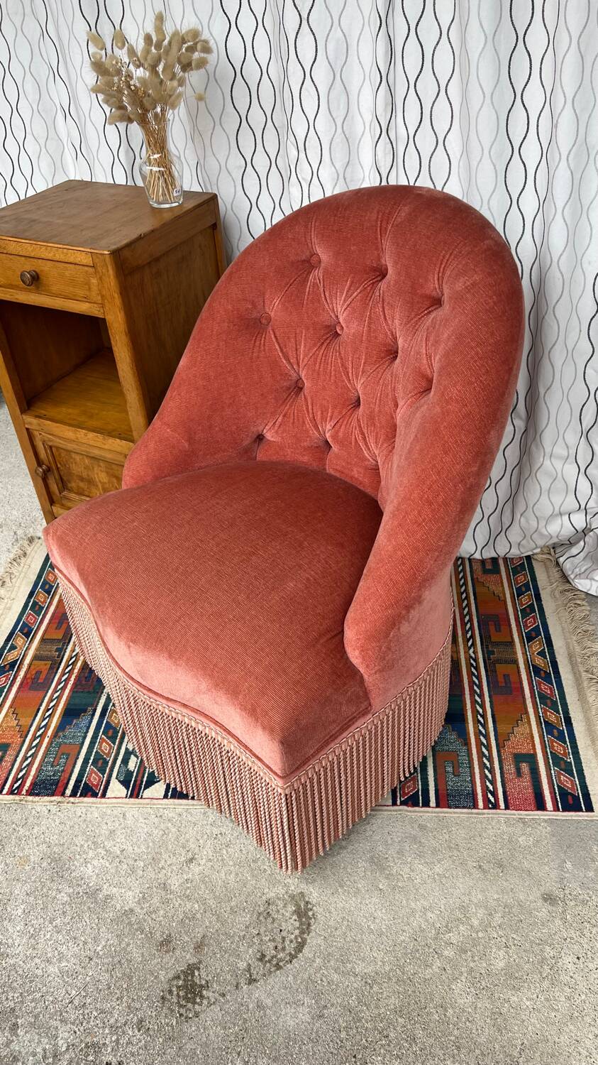 Pink velvet toad armchair
