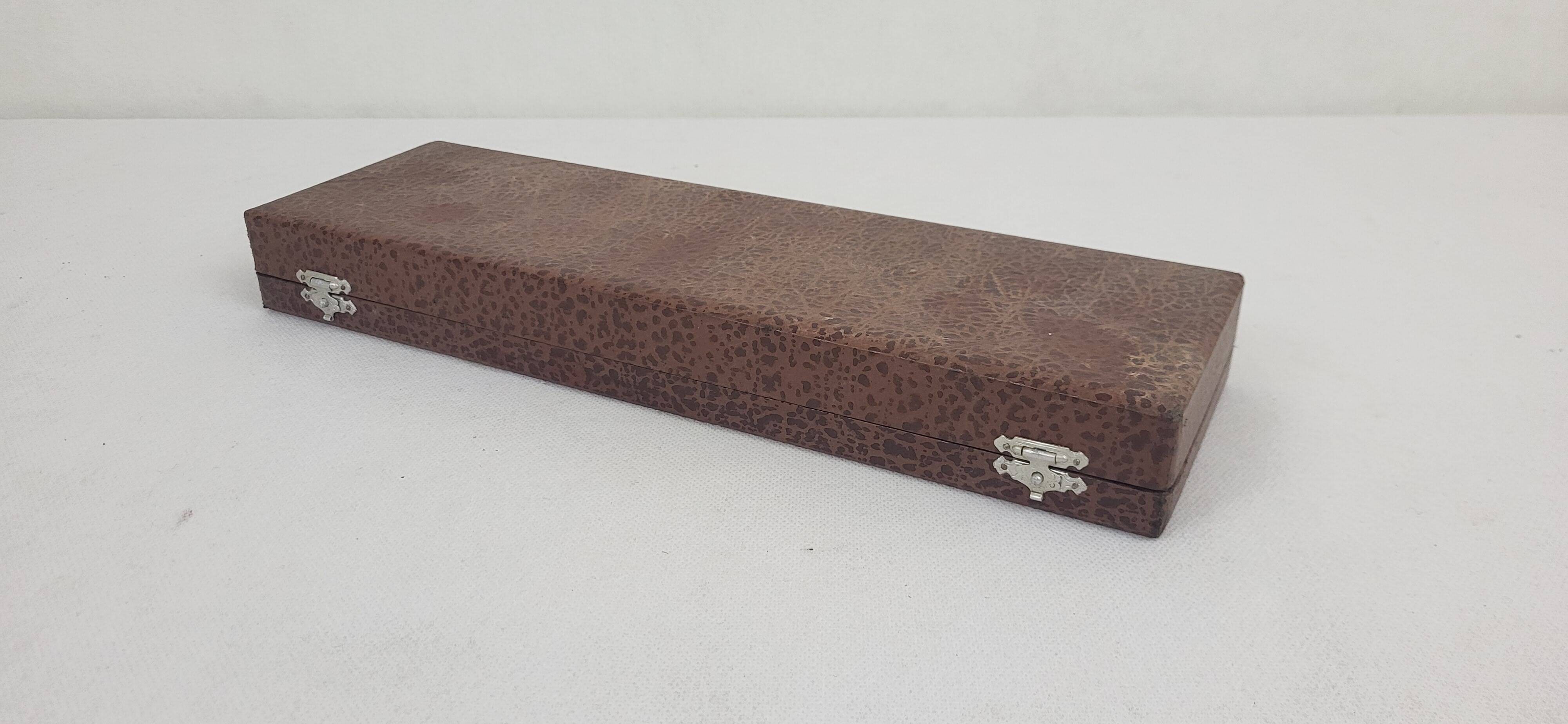 Stainless steel serving cutlery