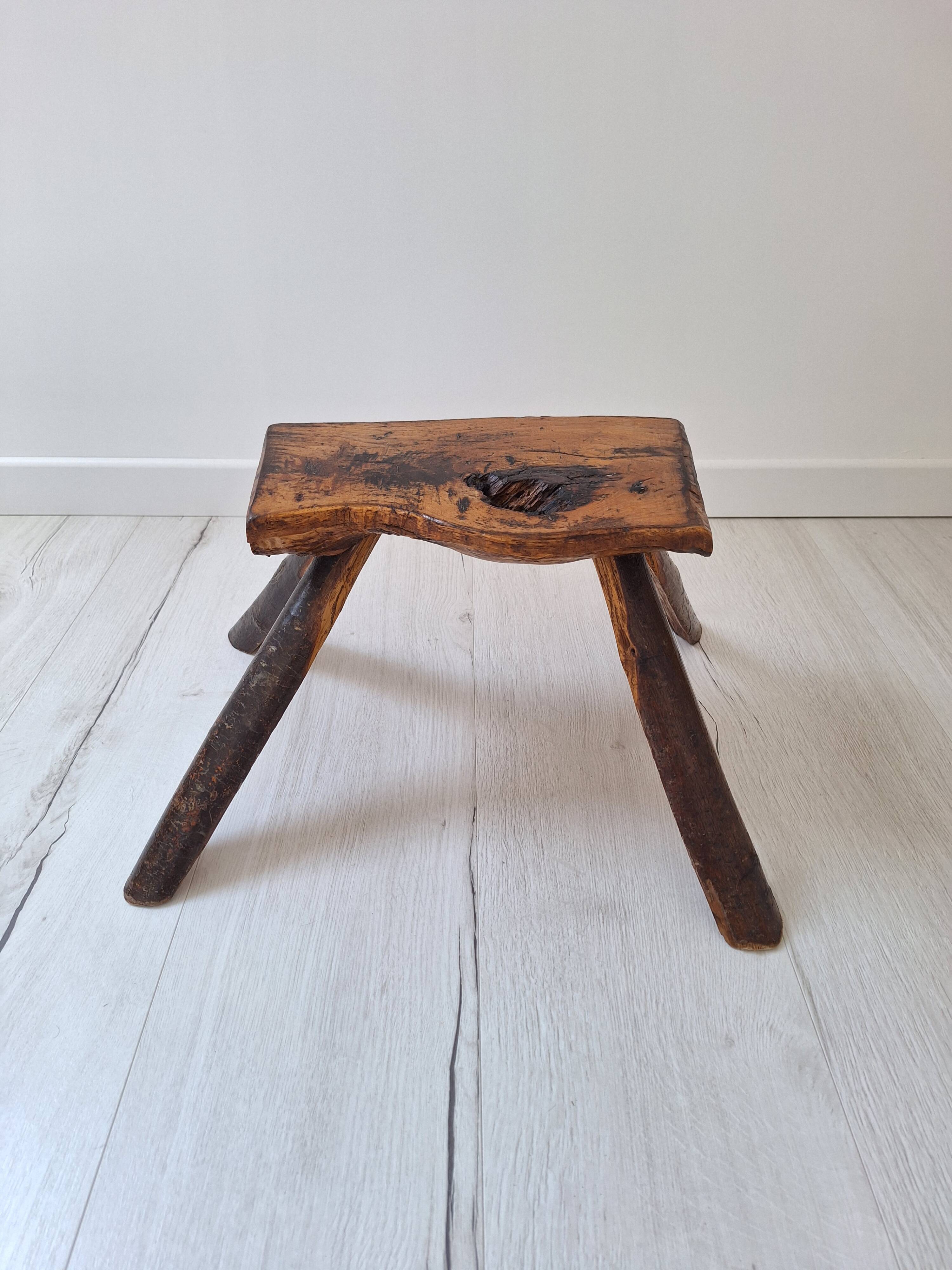 Tabouret de traite brutaliste