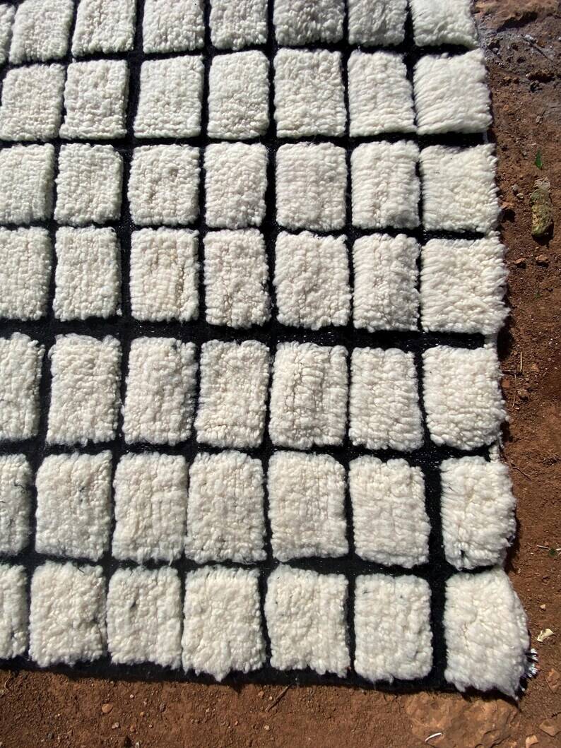 Moroccan Berber rug 300cm x 150cm