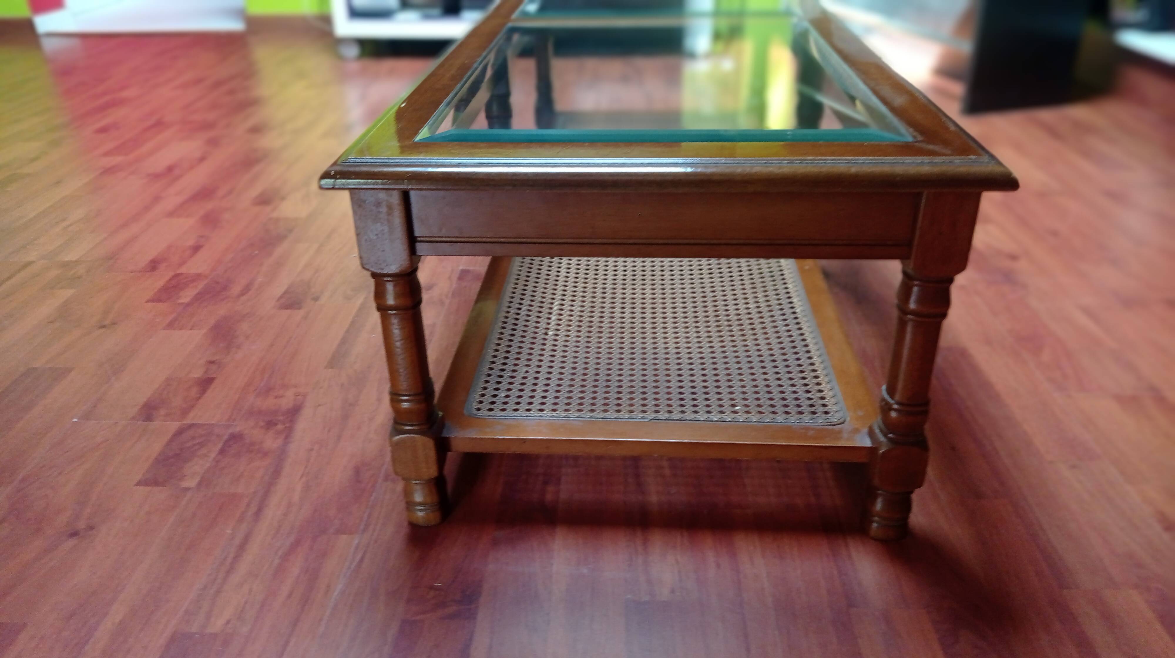Coffee table in wood, glass and rattan