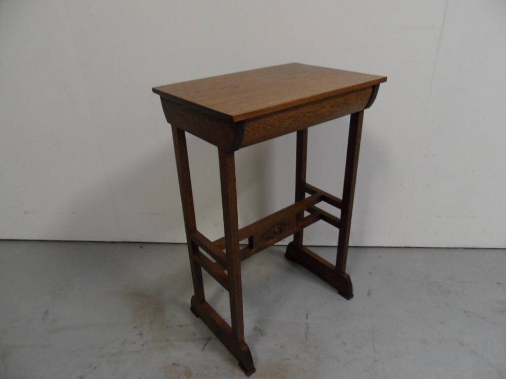 Vintage oak sidetable with drawer