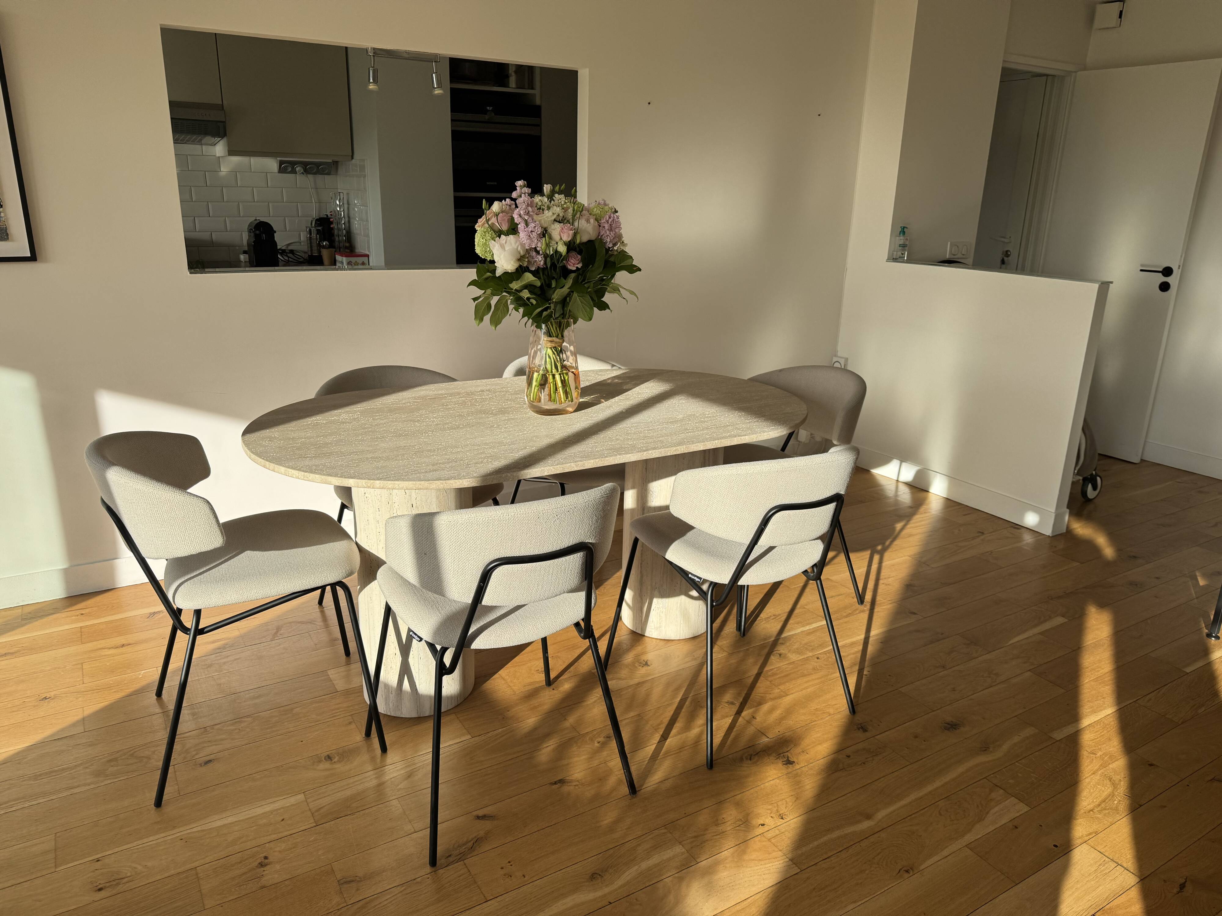 Dining table in natural travertine.