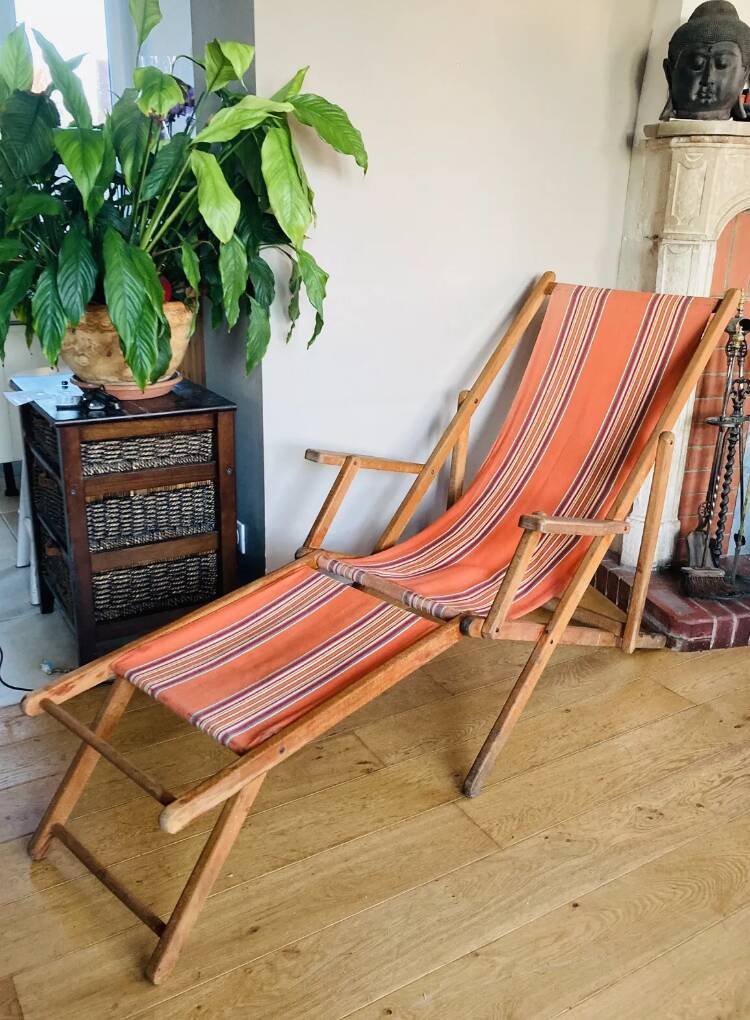 Folding chair known as a sun lounger from the early 20th century
