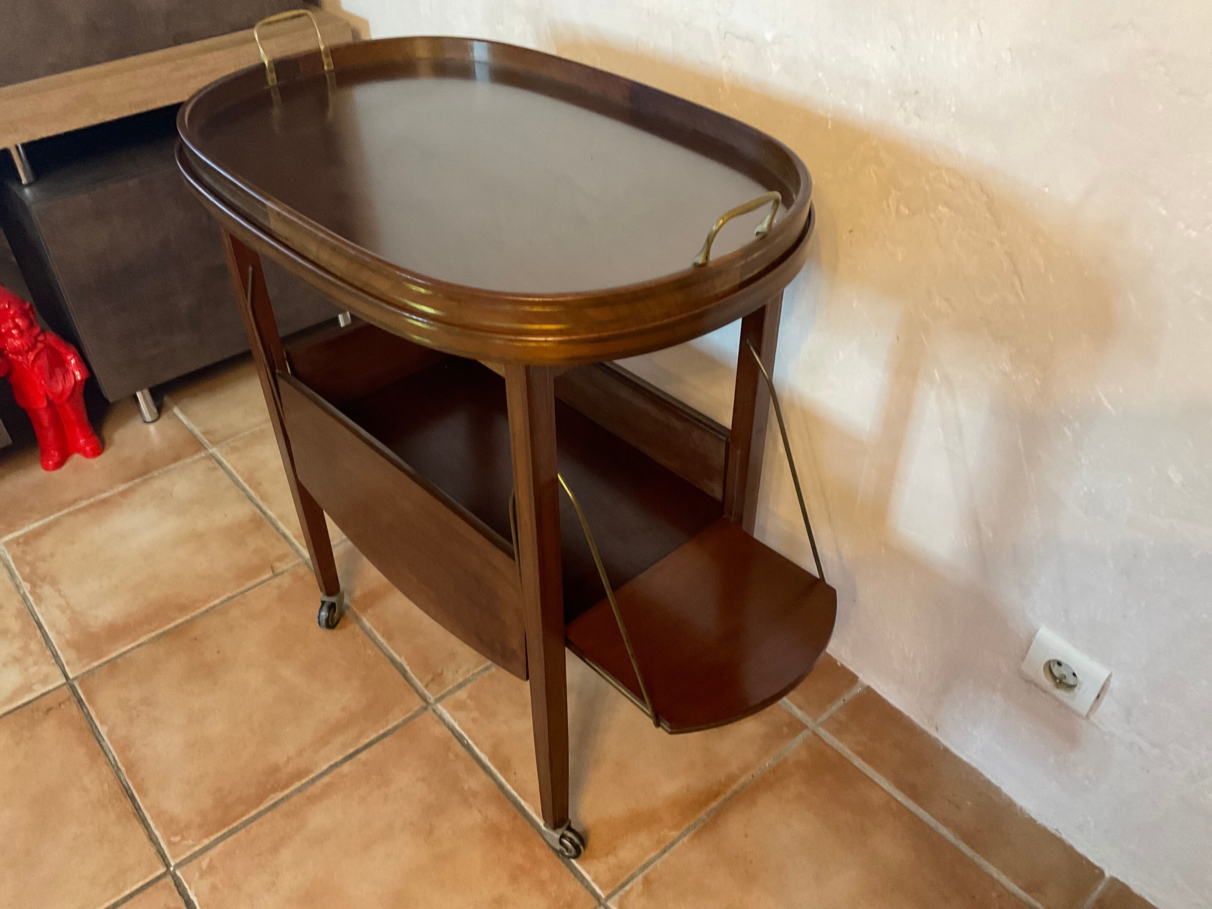 Tea table serving oval maid in mahogany brass marquetry