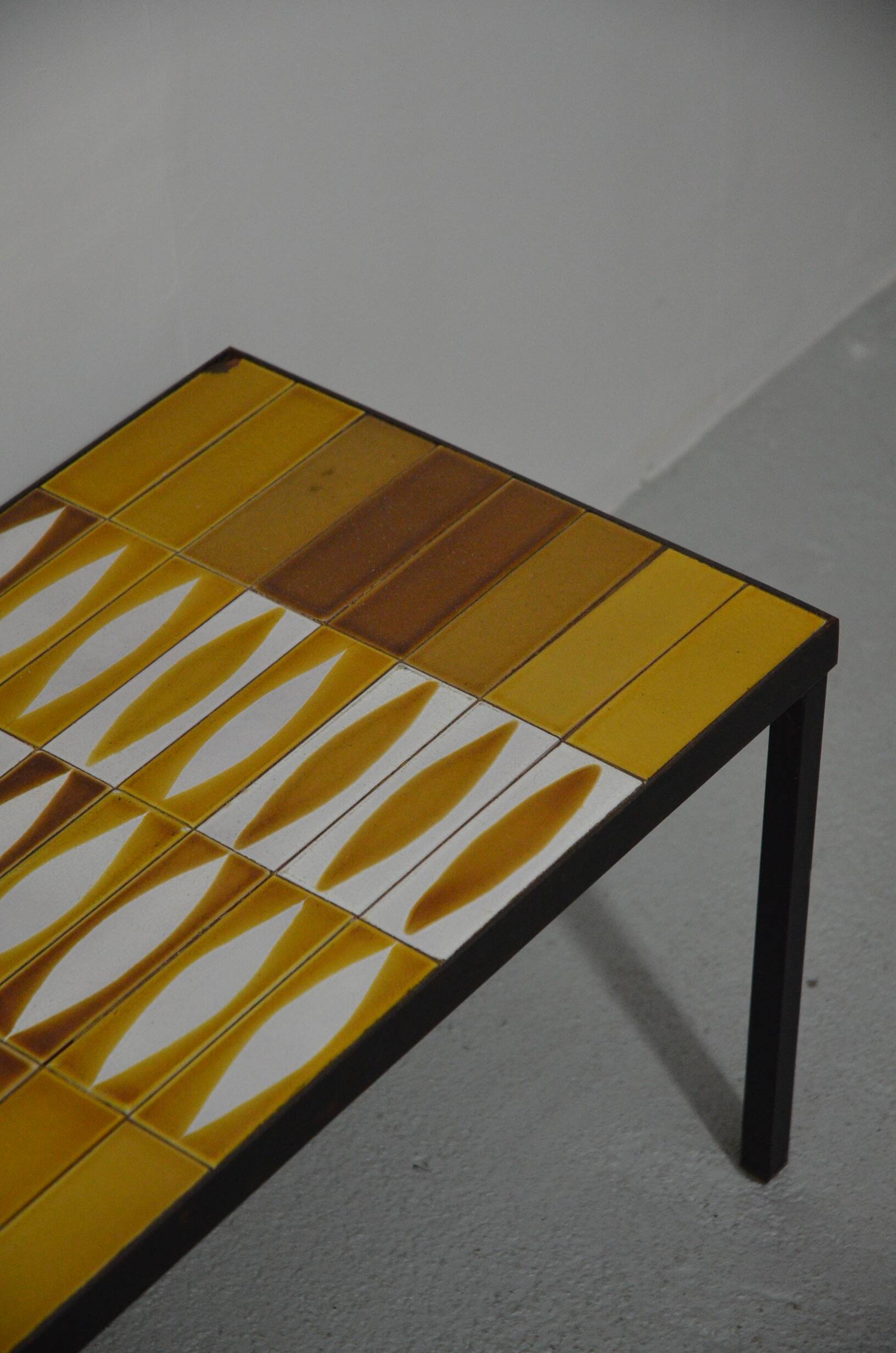 Navette coffee table by Roger Capron from the 1960s