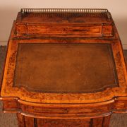 Davenport desk in burr walnut and inlays from the first part of