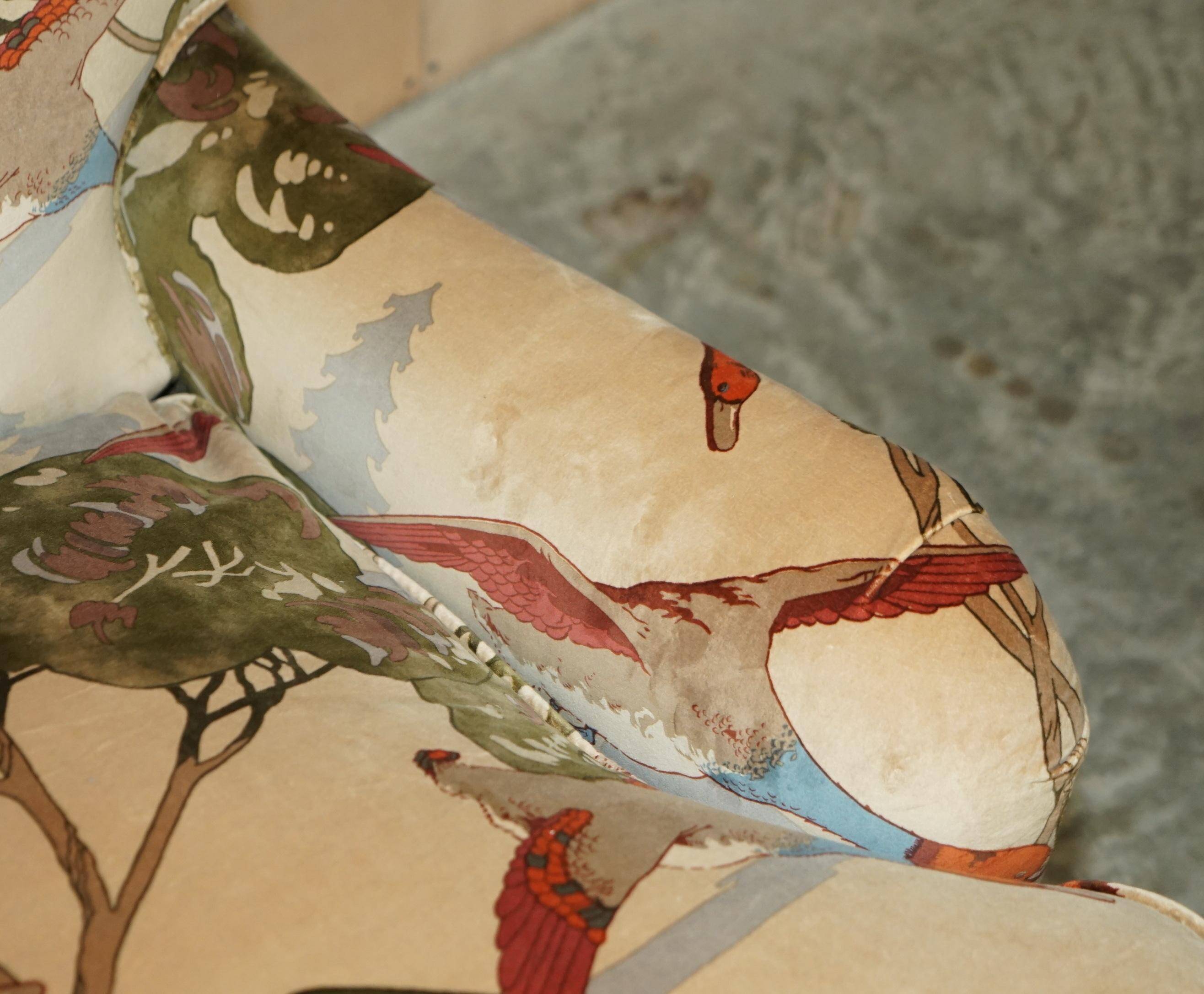 Canapé George Smith Signature Scroll Arm en velours