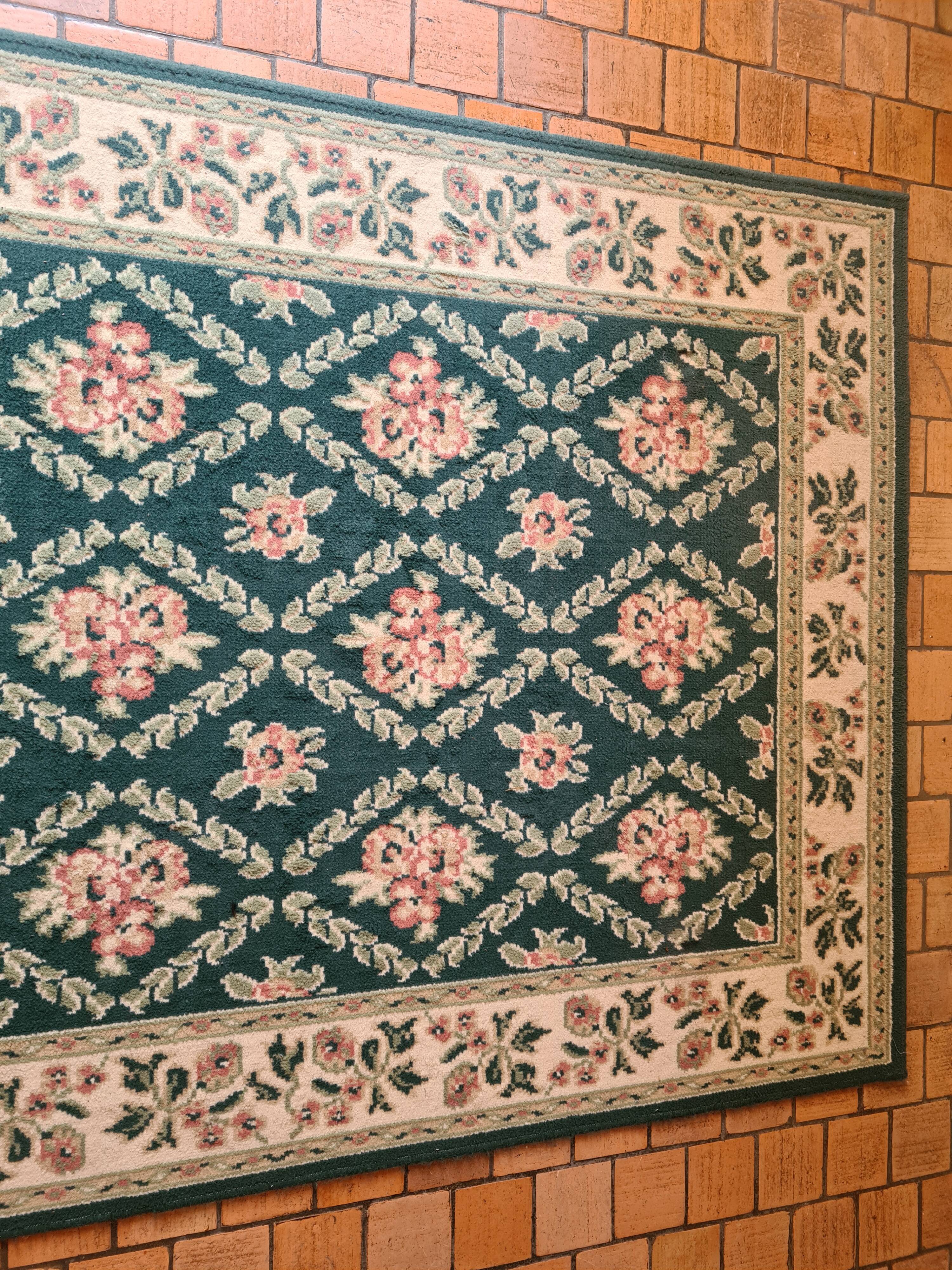 Vintage rug 1.26m x 1.77m