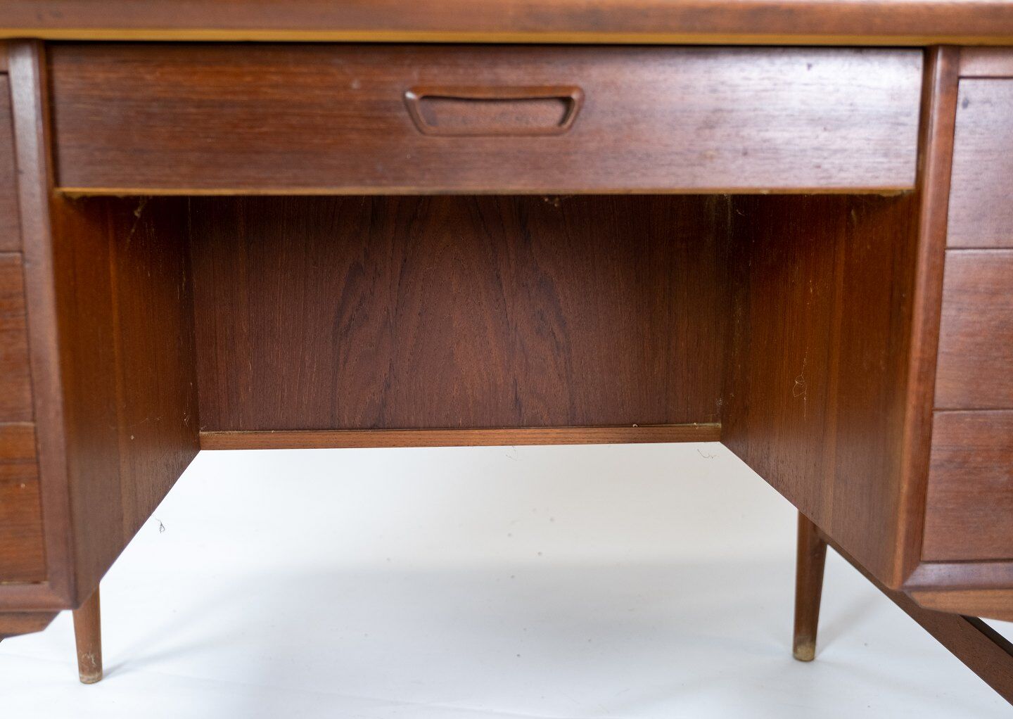 Desk in teak of danish design from the 1960s