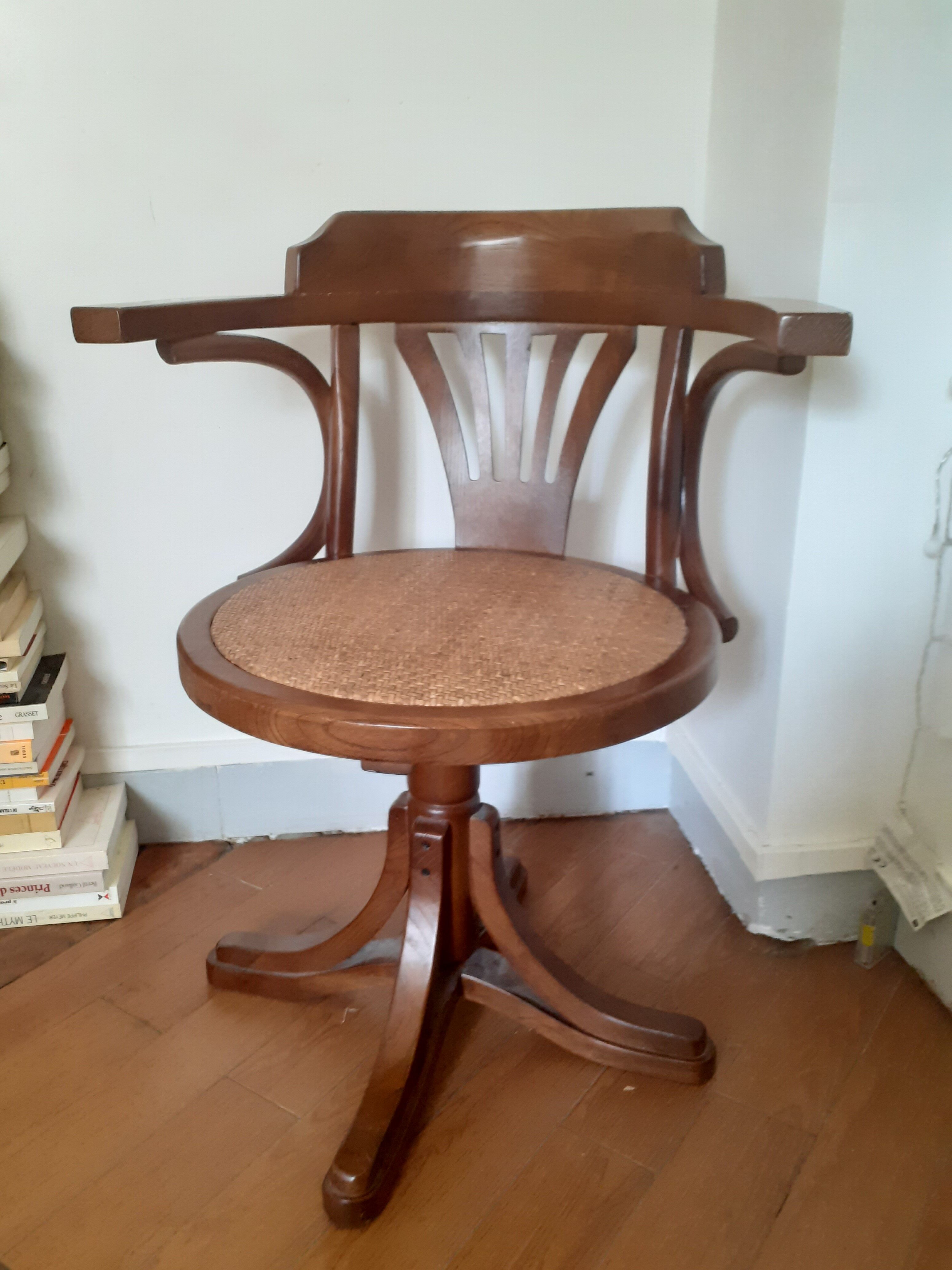 Swivel desk in walnut and rattan