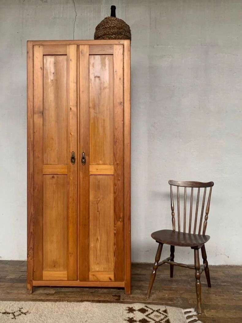 Parisian wardrobe with 2 doors in solid fir
