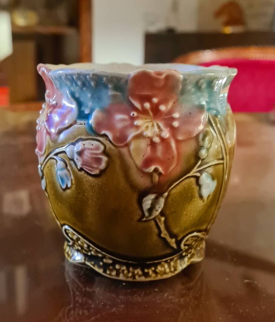 De Bruyne earthenware cache-pot