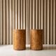 Paire de tables de nuit / tables d’appoint en loupe d’orme – Design contemporain