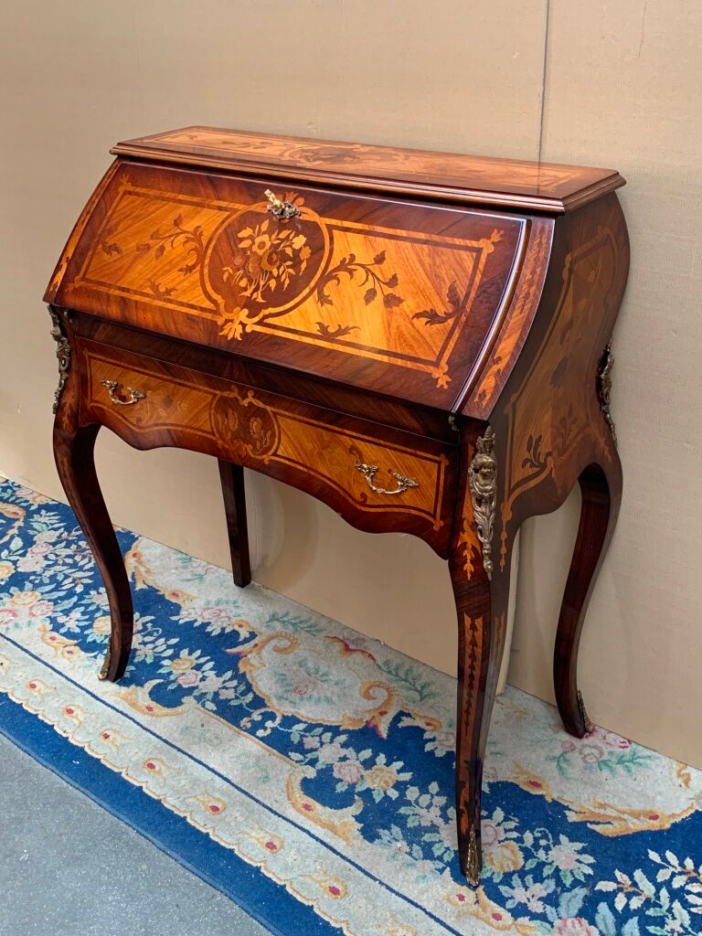 Secrétaire de dame de style Louis XV