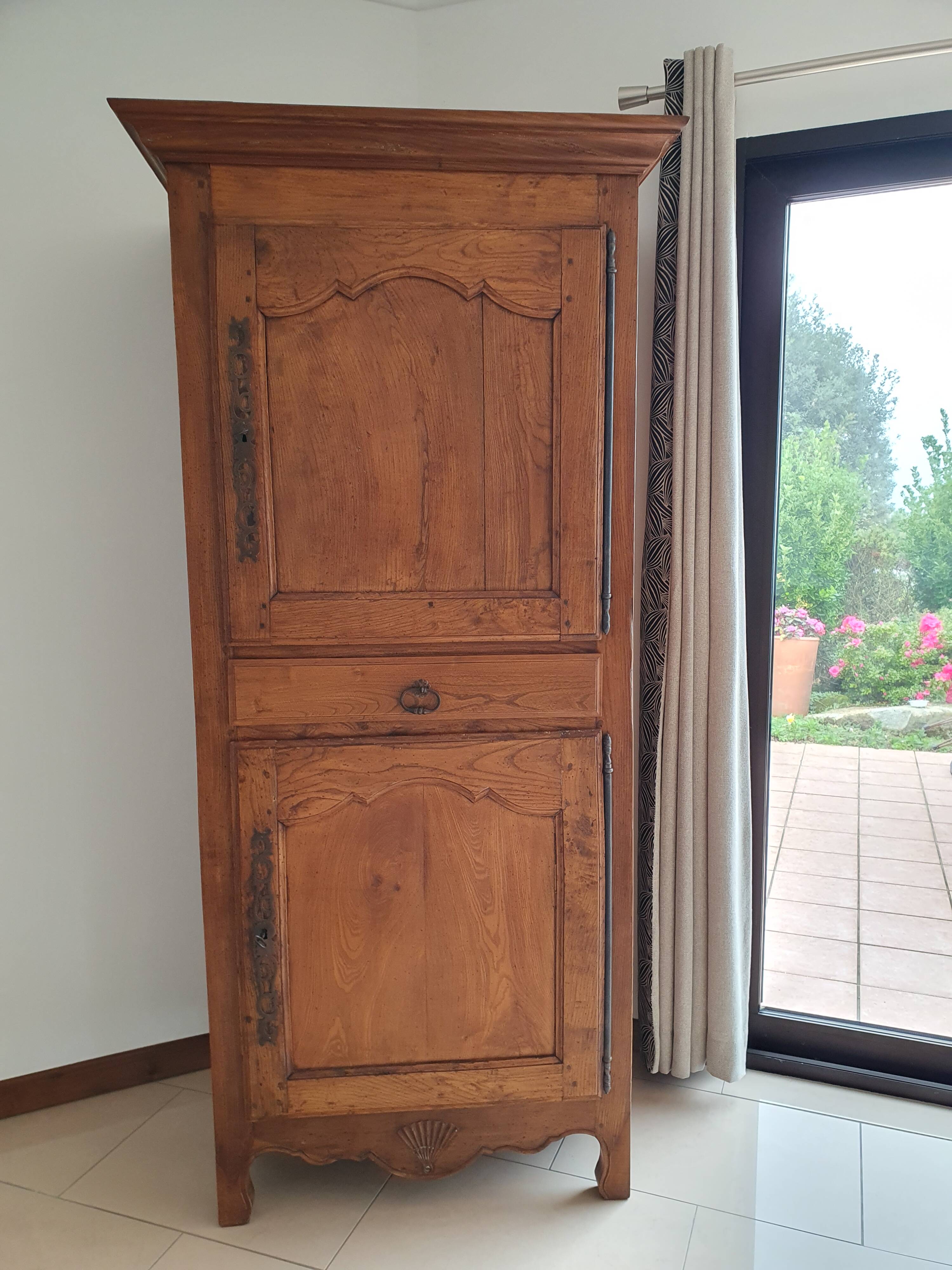 Standing man, solid oak wardrobe