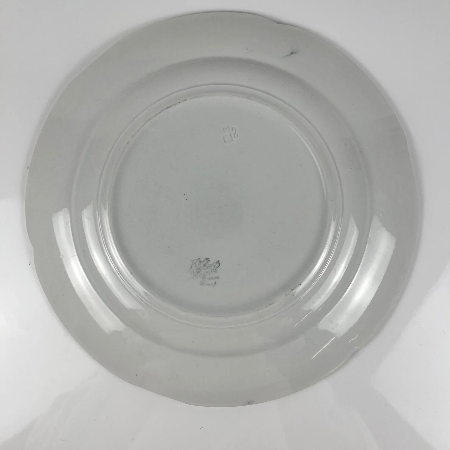 Round plate Art Nouveau KG Lunéville, model "Pommier", 1900-1930