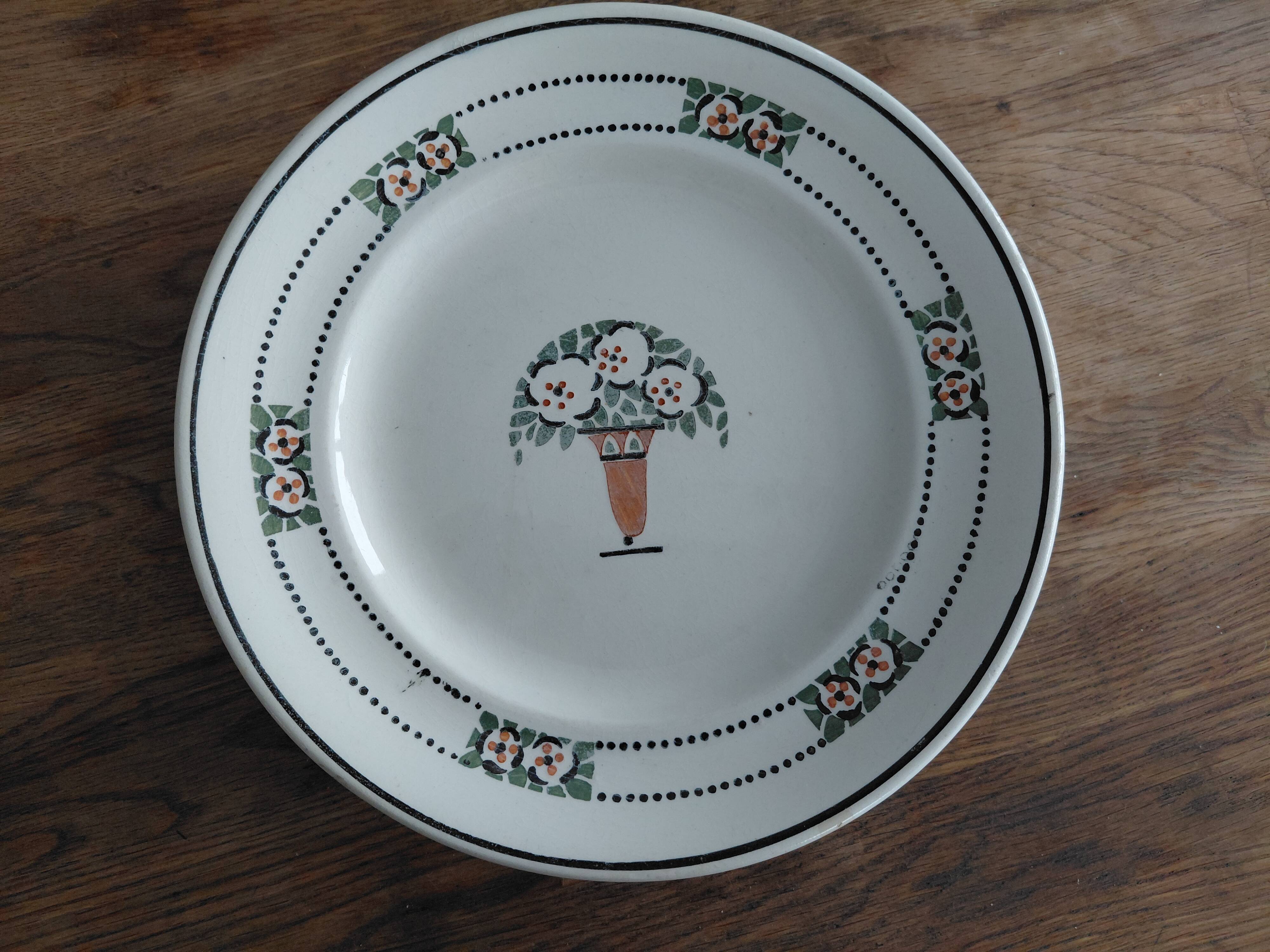 Footed plate from Longwy