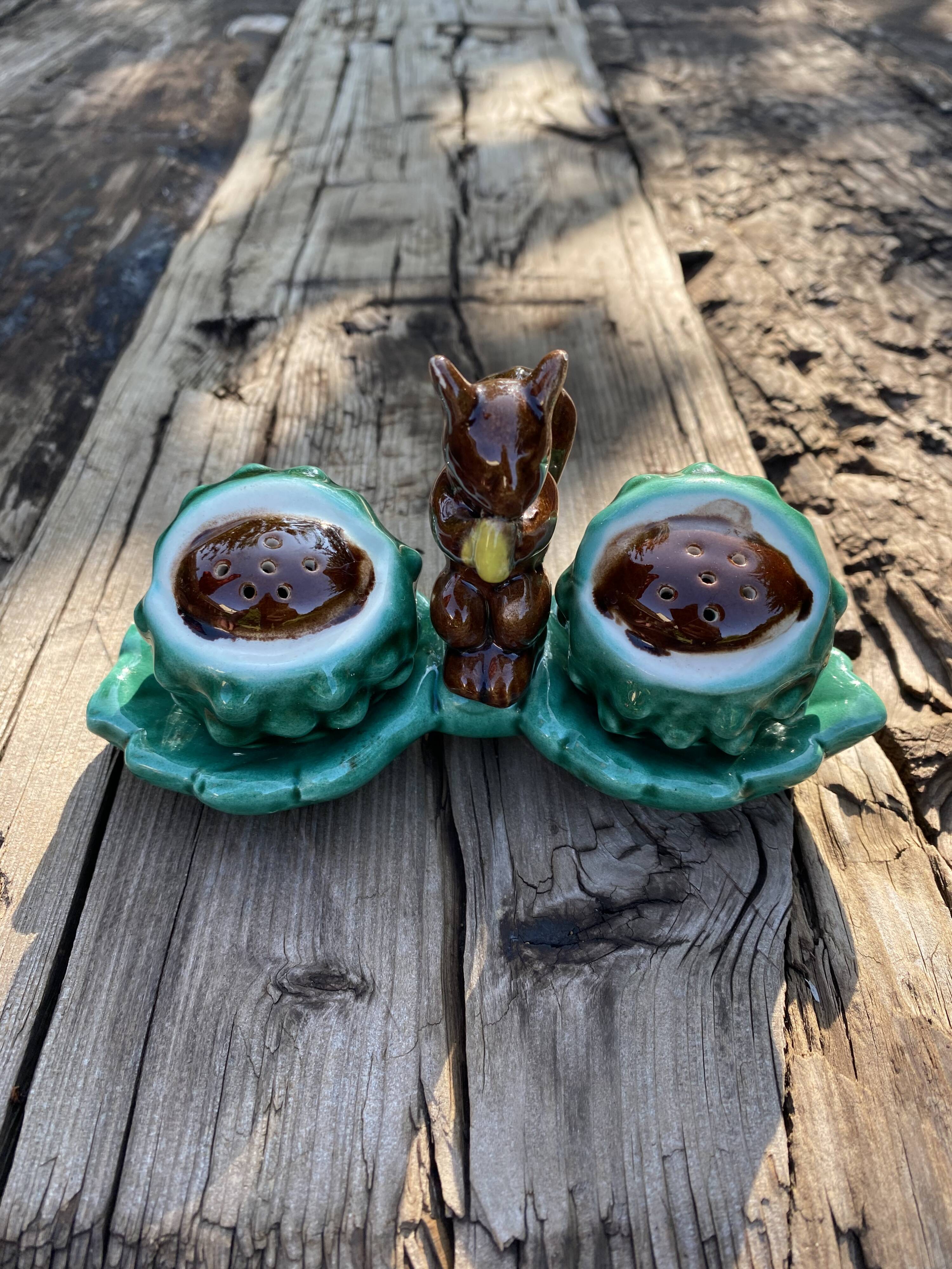 salt and pepper shaker set