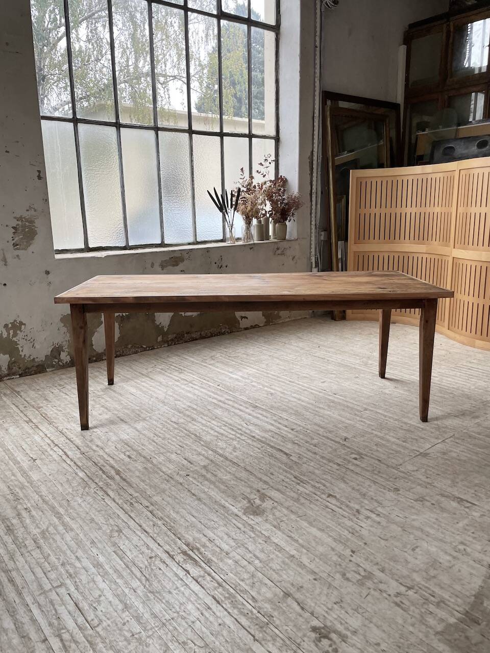 Farmhouse table with spindle legs 2m