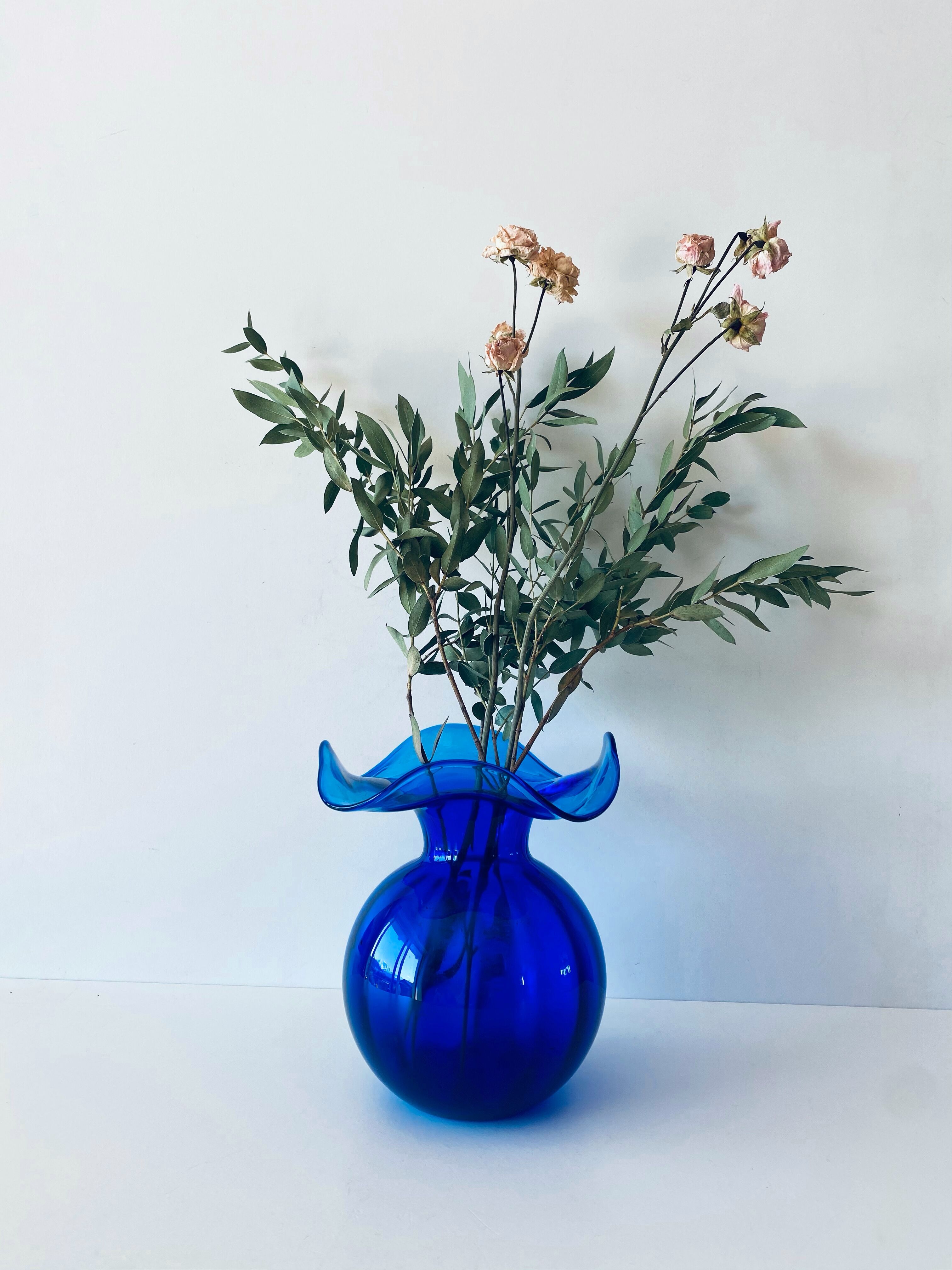Blue ruff vase