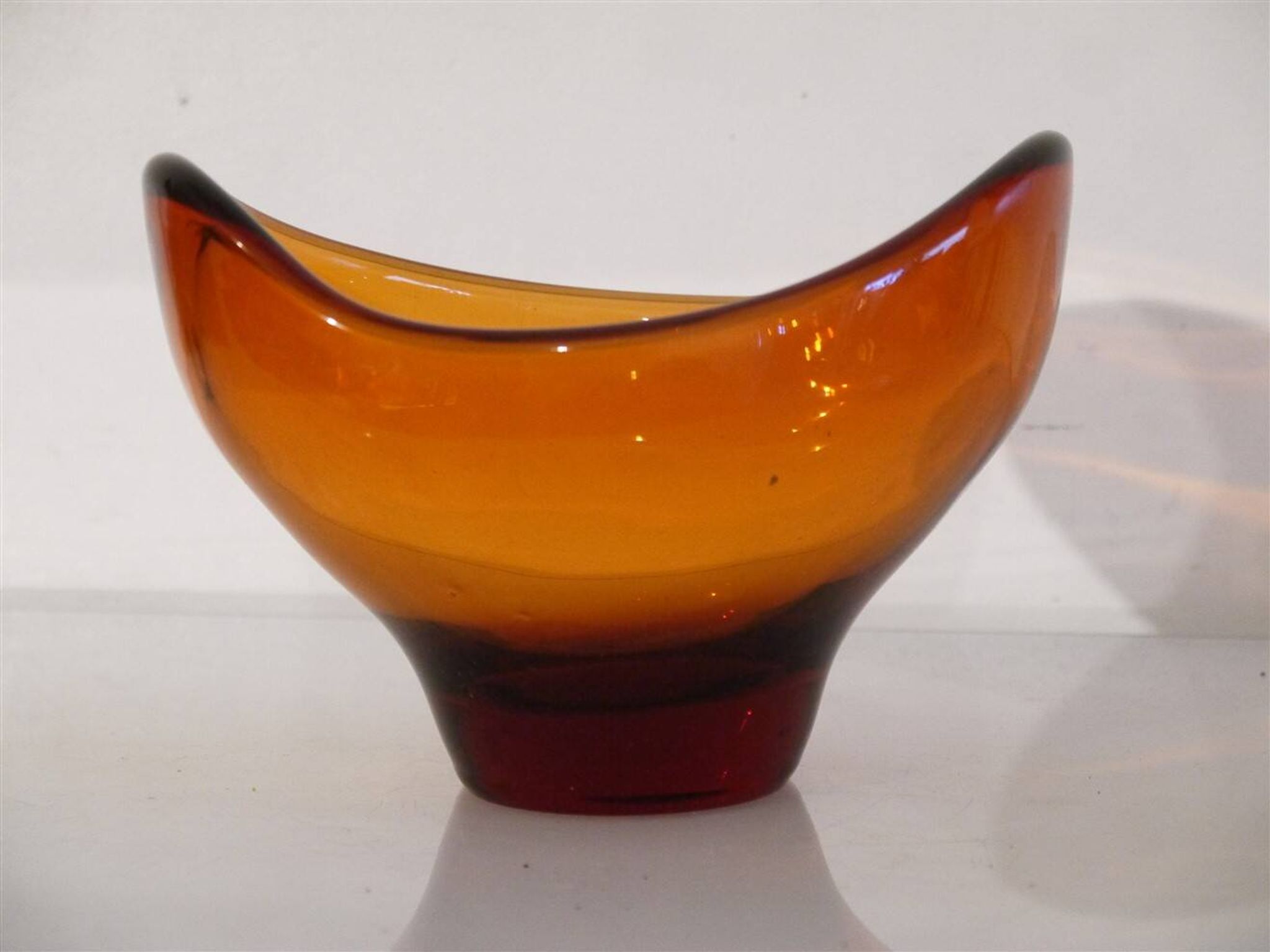 Coupe scandinave en verre forme libre