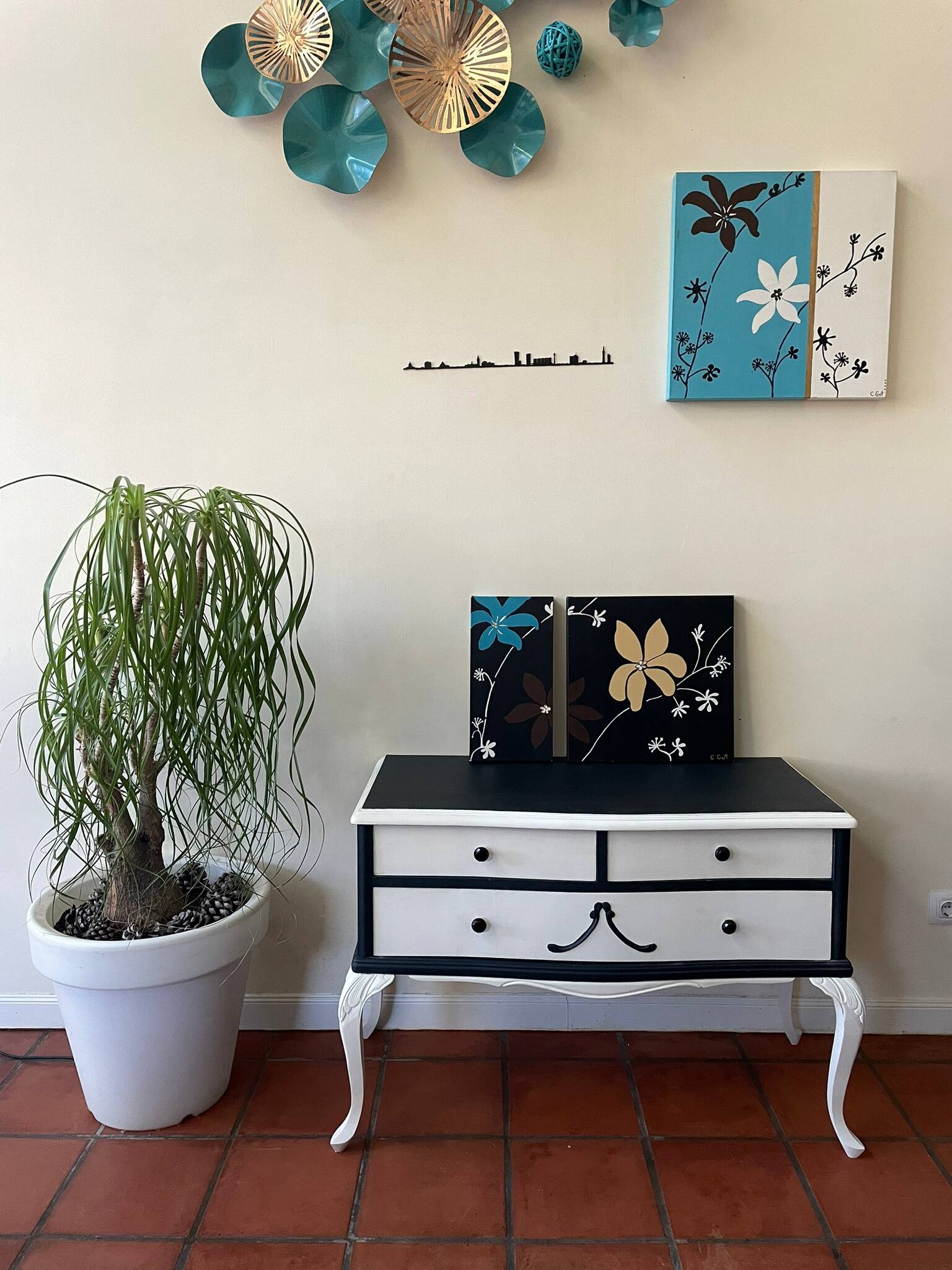 Black Paris Cream Mirror Chest of Drawers