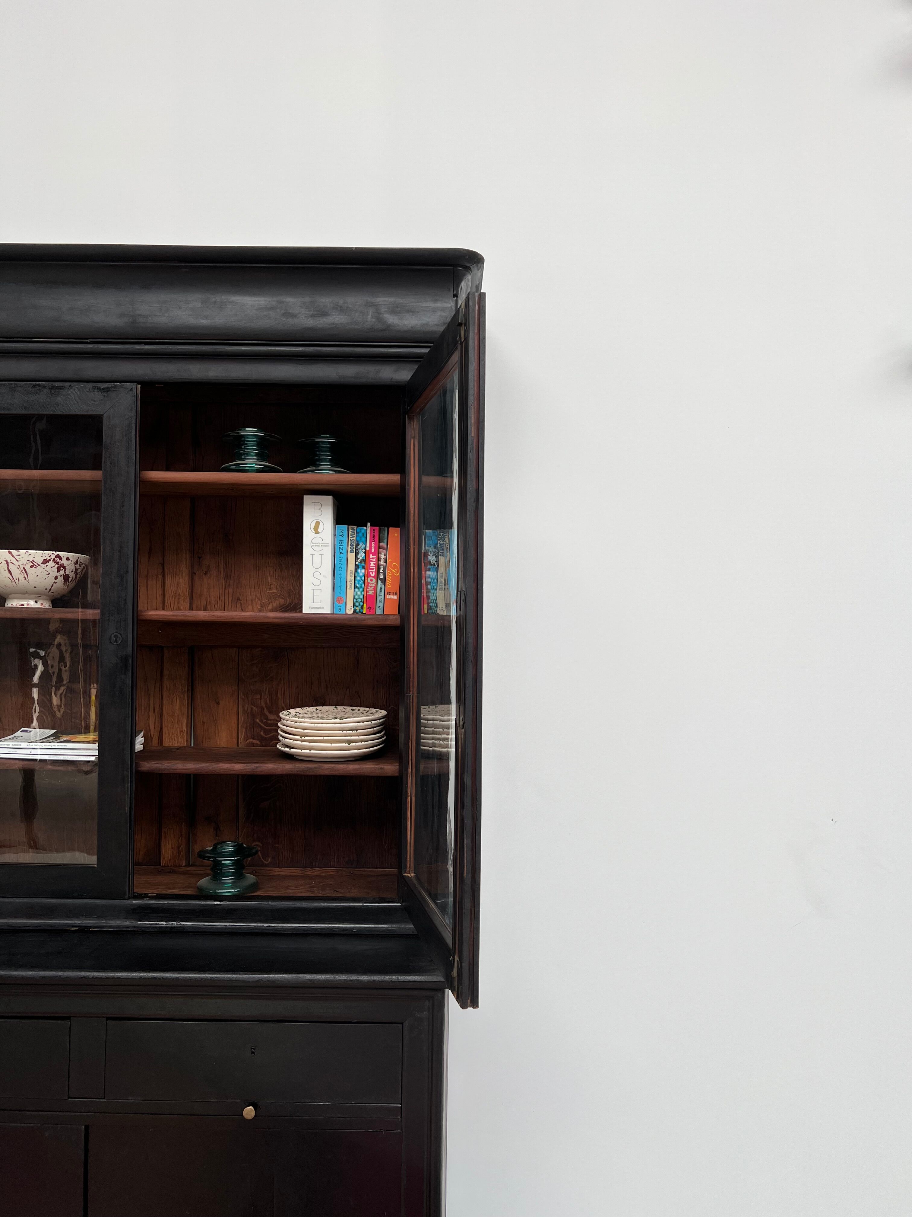 Sideboard - showcase 2 old body in blackened wood